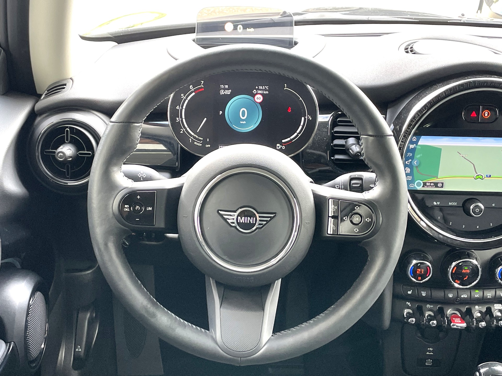 MINI Cooper S Black Edition-image-3