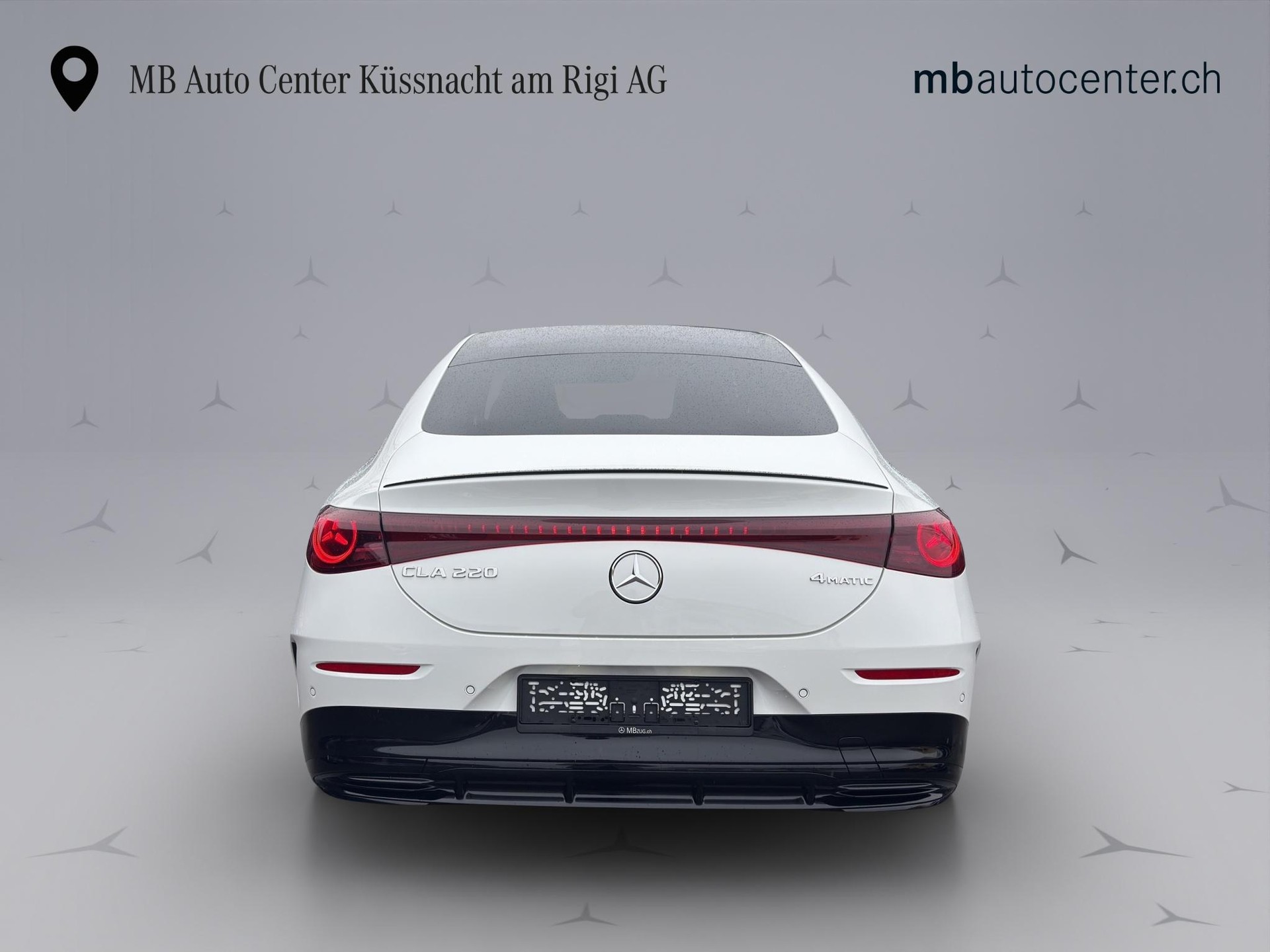 MERCEDES-BENZ CLA 220 AMG Line-image-4