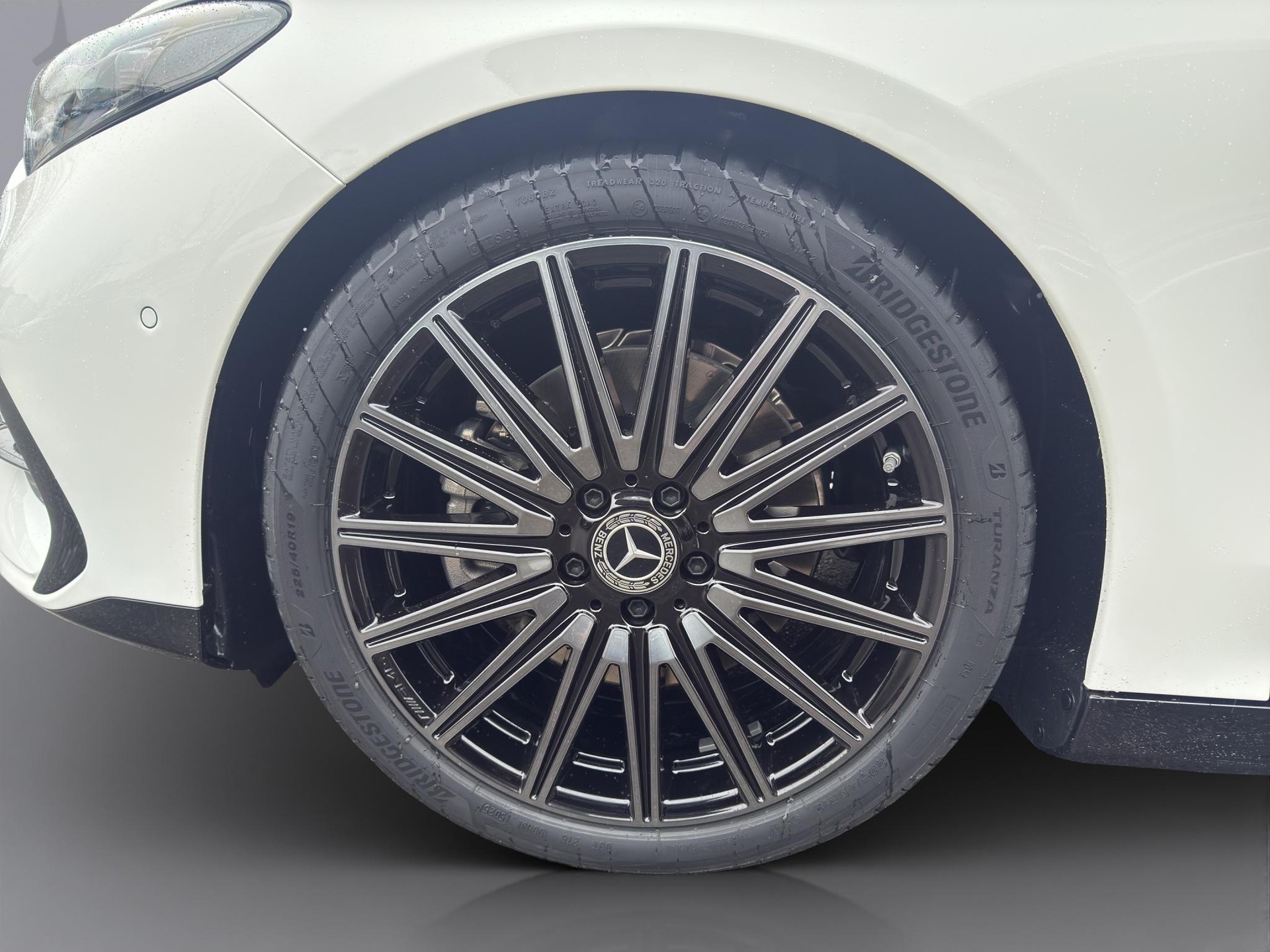 MERCEDES-BENZ CLA 220 AMG Line-image-8