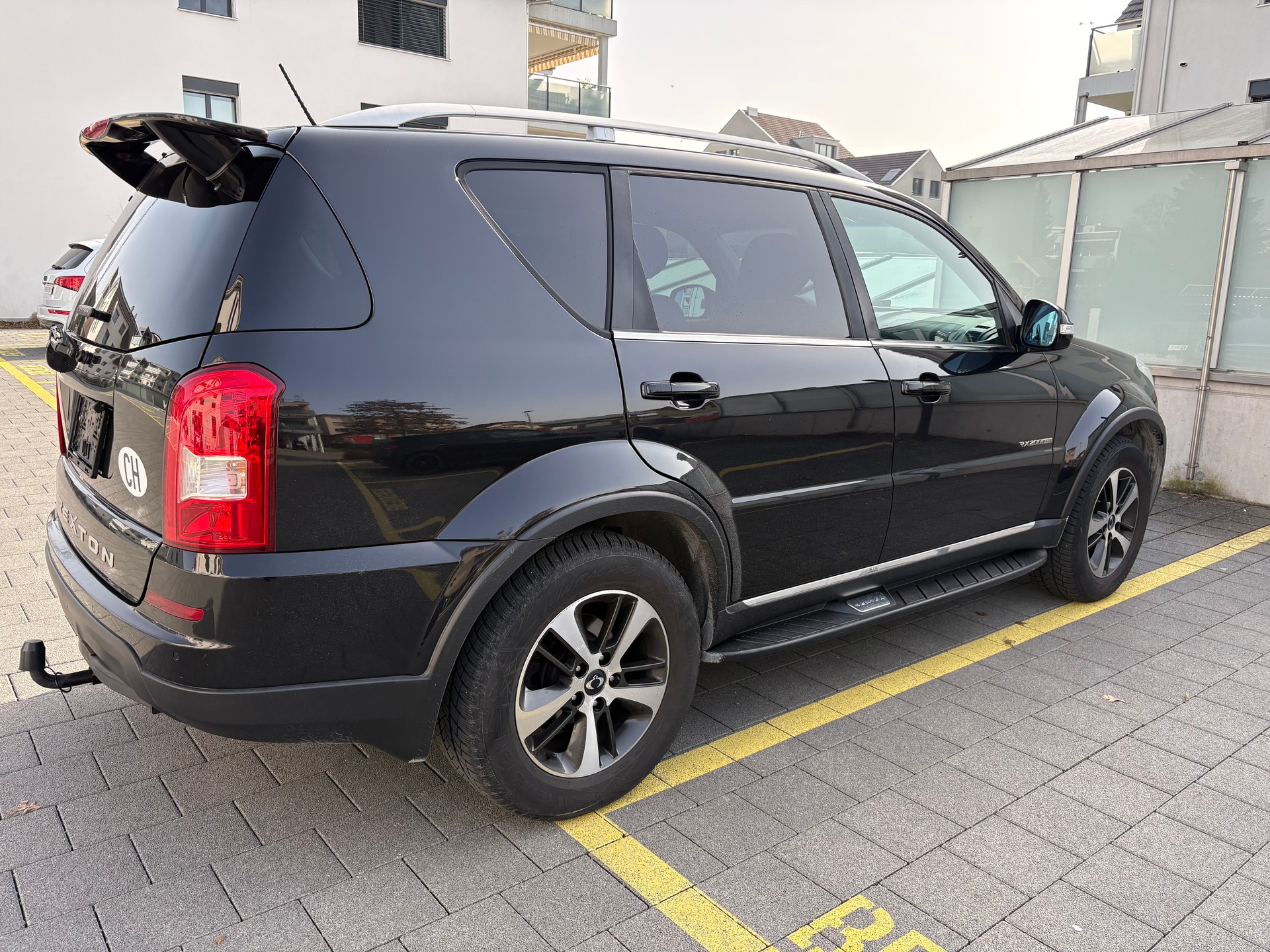 KGM-SsangYong Rexton RX200 e-XDi Sapphire 4WD Automatic-image-2