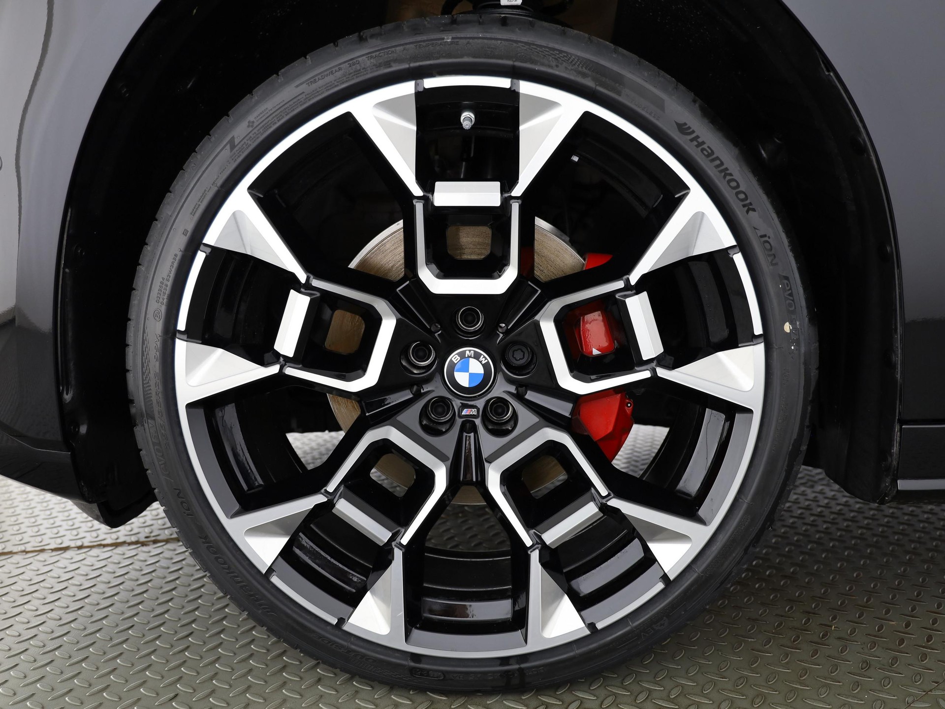 BMW iX3 50 xDrive-image-3