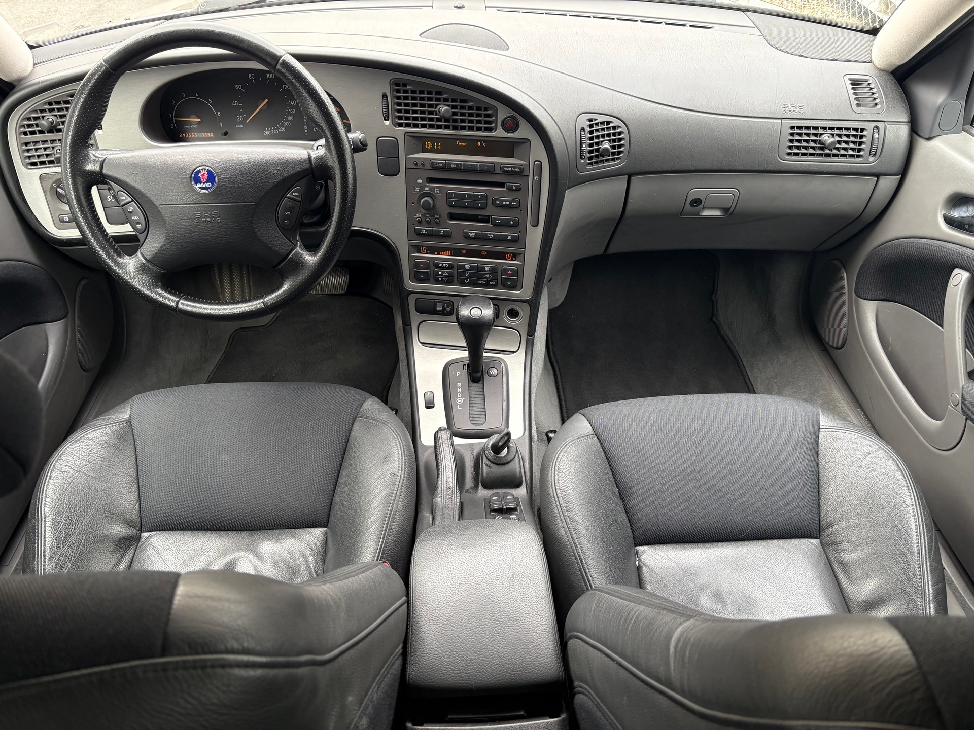 SAAB 9-5 2.3T Vector-image-10