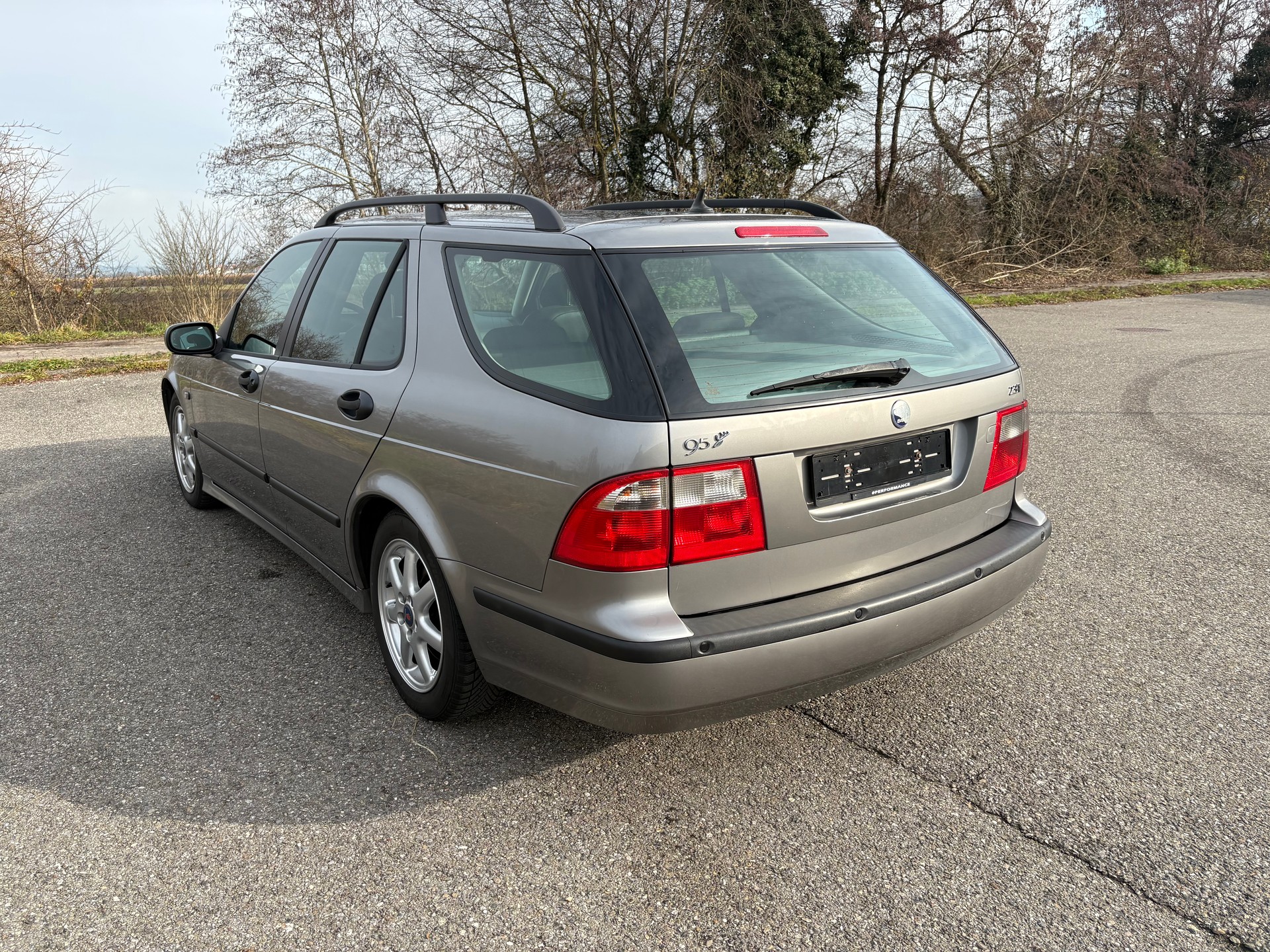 SAAB 9-5 2.3T Vector-image-6
