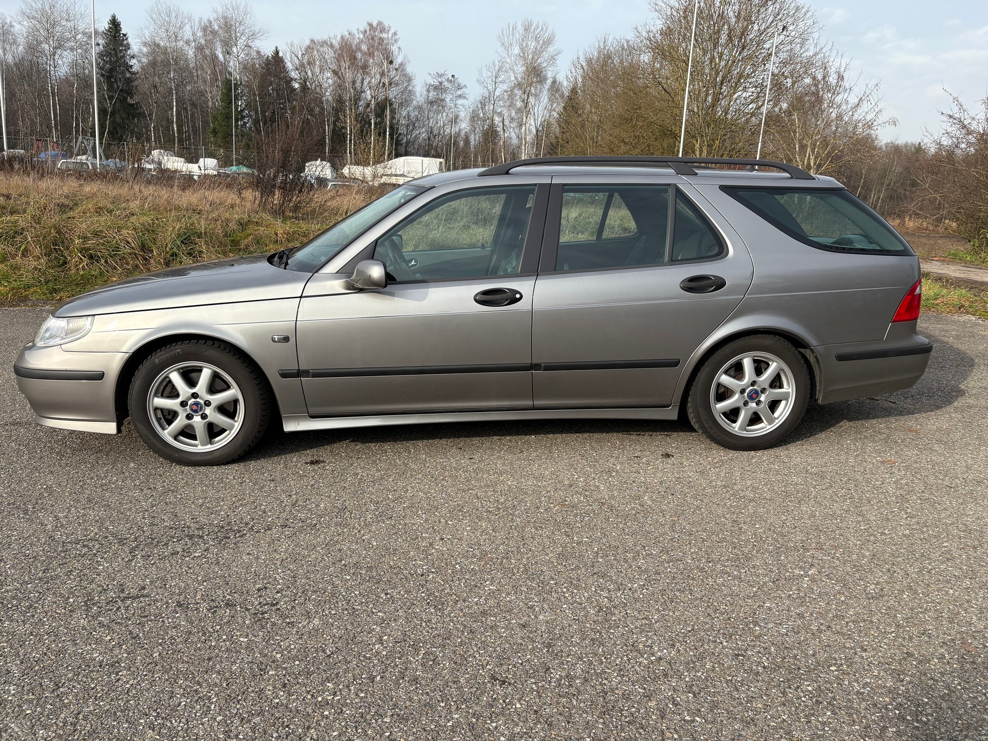 SAAB 9-5 2.3T Vector-image-2