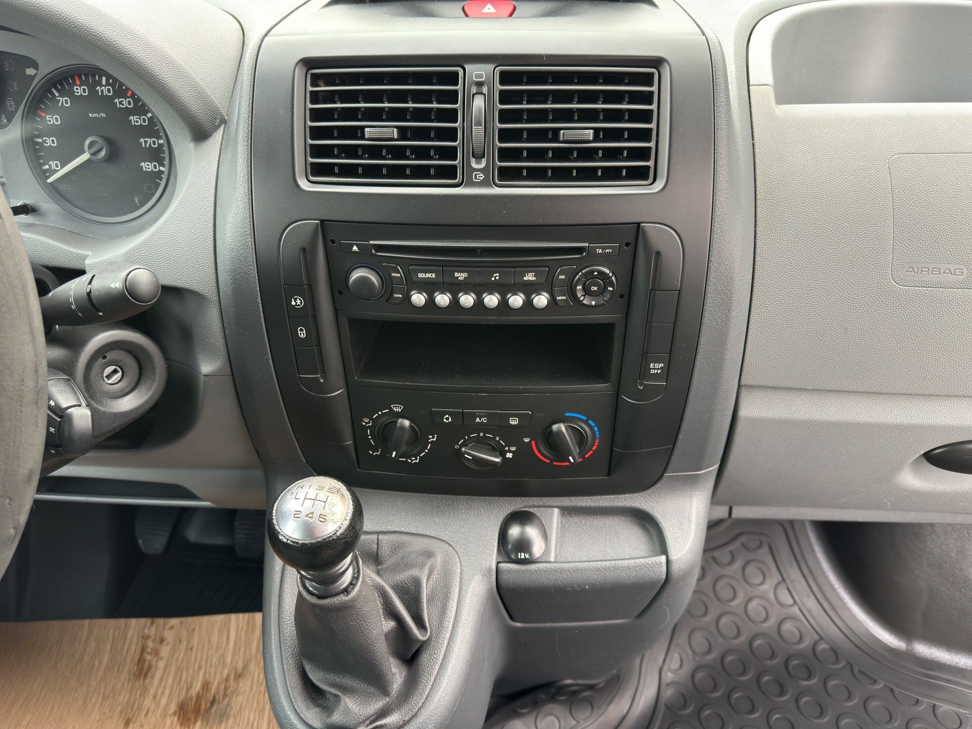 CITROEN Jumpy 2.0 HDi L2H1 Attraction-image-12