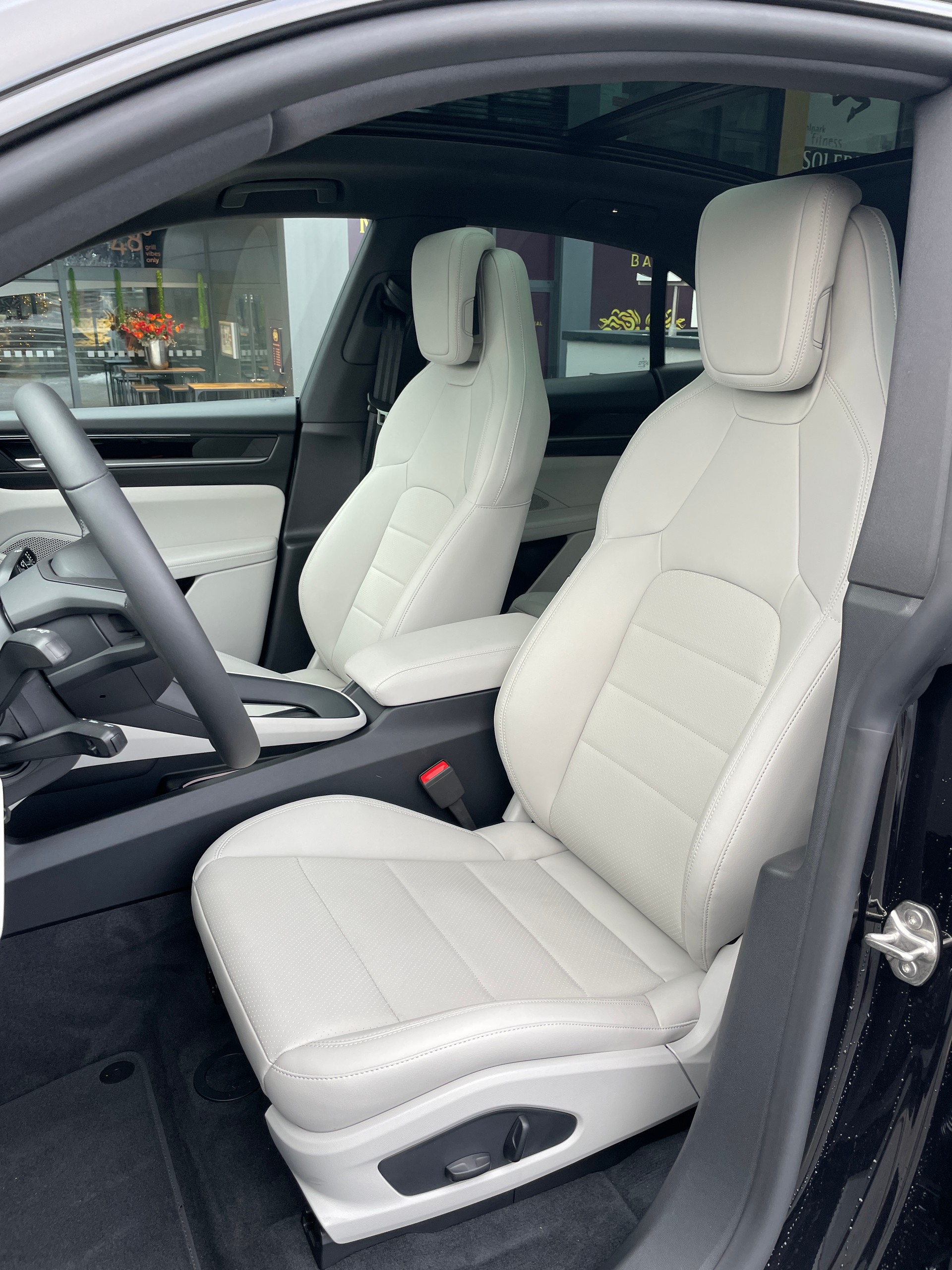 PORSCHE Macan 4 100kWh-image-16