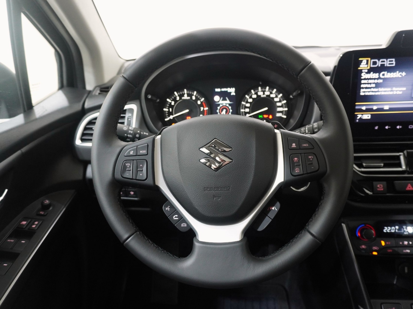 SUZUKI S-Cross 1.5 Compact Top Hybrid 4x4-image-9