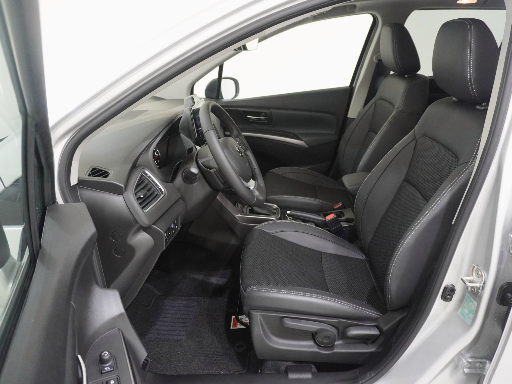 SUZUKI S-Cross 1.5 Compact Top Hybrid 4x4-image-7