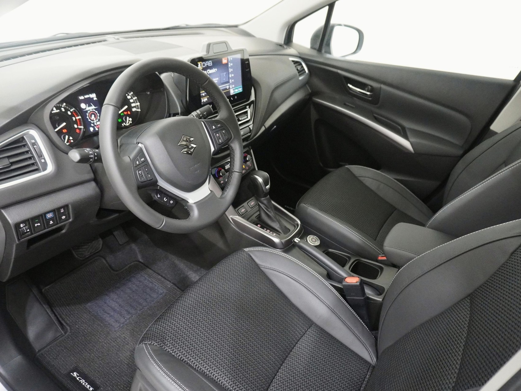 SUZUKI S-Cross 1.5 Compact Top Hybrid 4x4-image-6