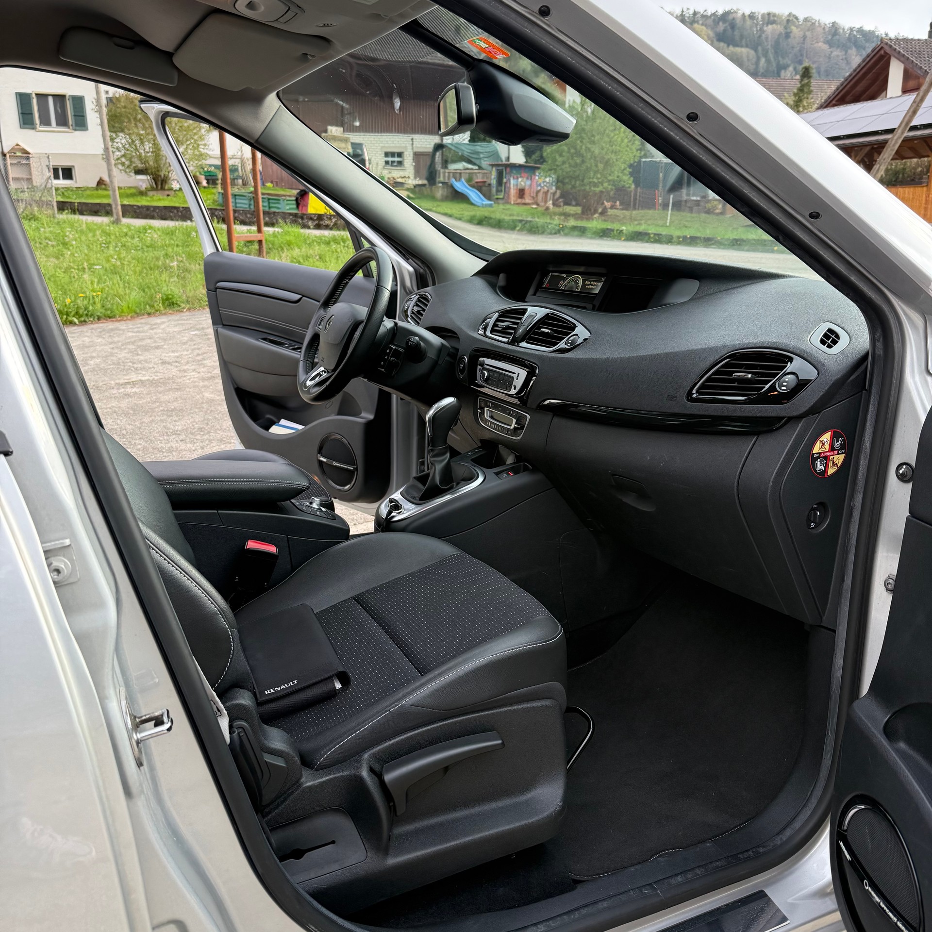 RENAULT Grand Scénic 1.5 dCi Bose EDC-image-11