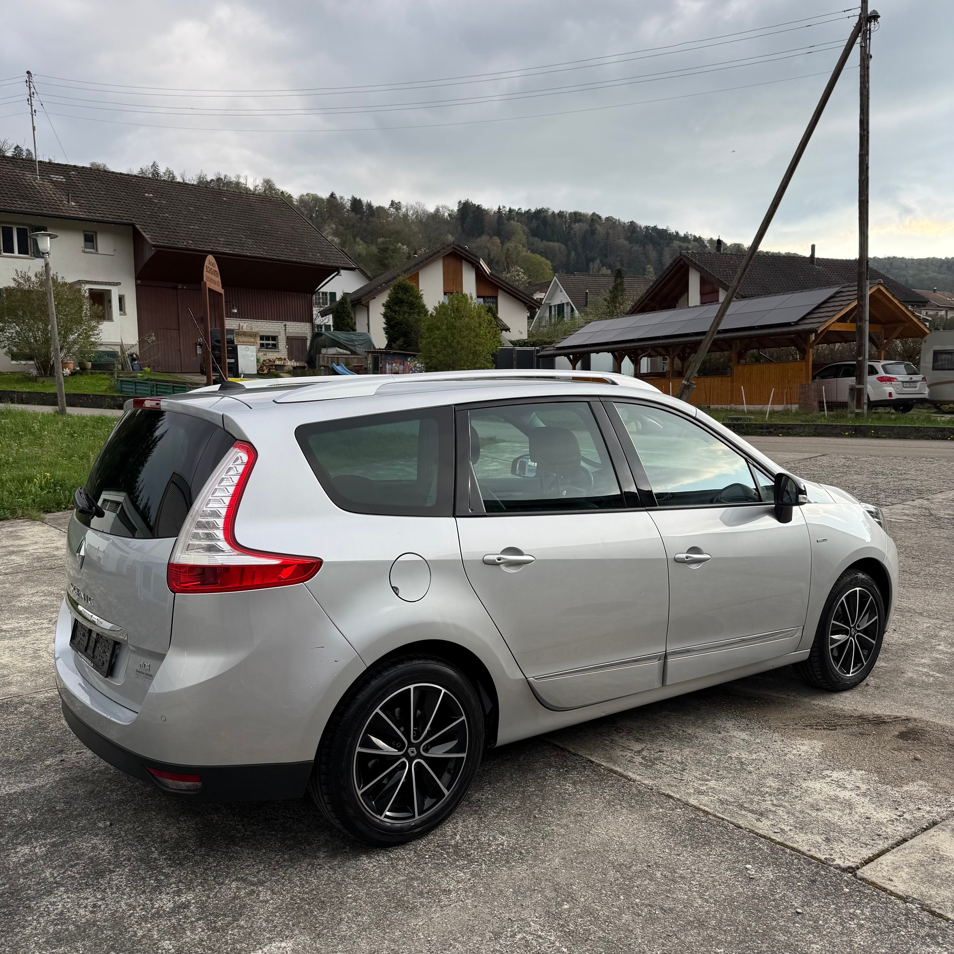 RENAULT Grand Scénic 1.5 dCi Bose EDC-image-4