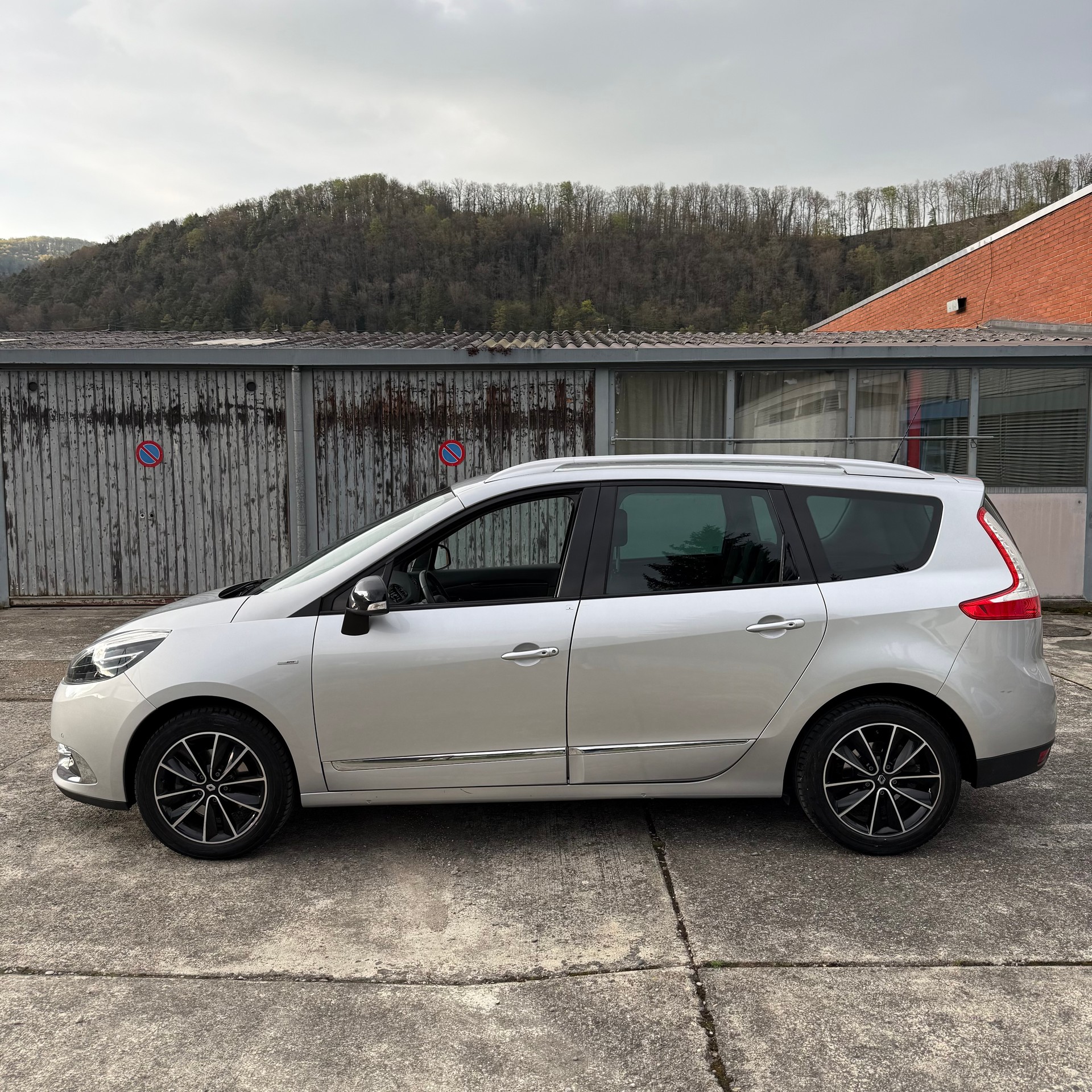 RENAULT Grand Scénic 1.5 dCi Bose EDC-image-6