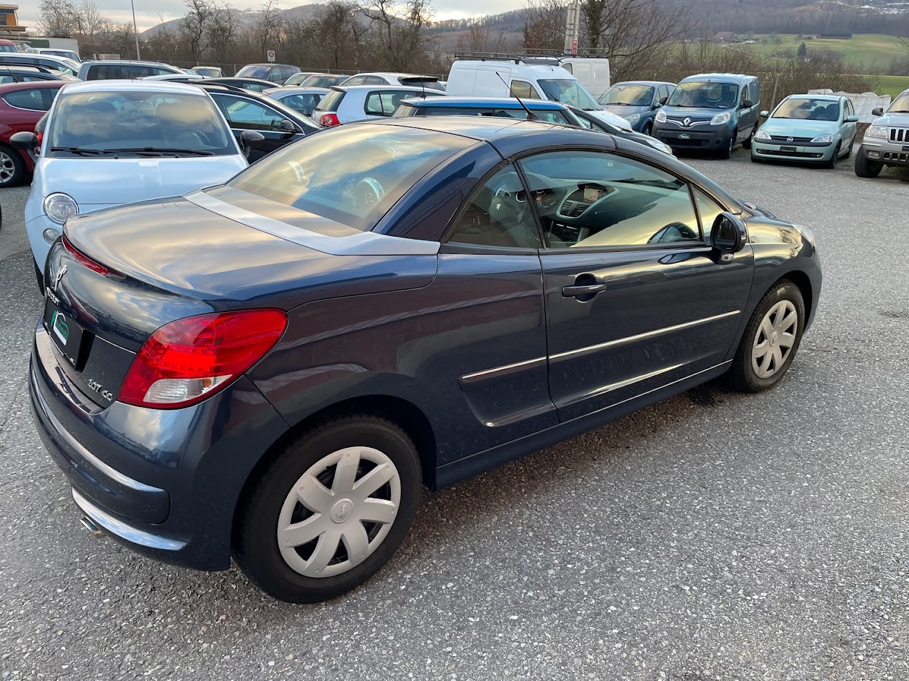 PEUGEOT 207 CC 1.6 HDI Sport-image-10