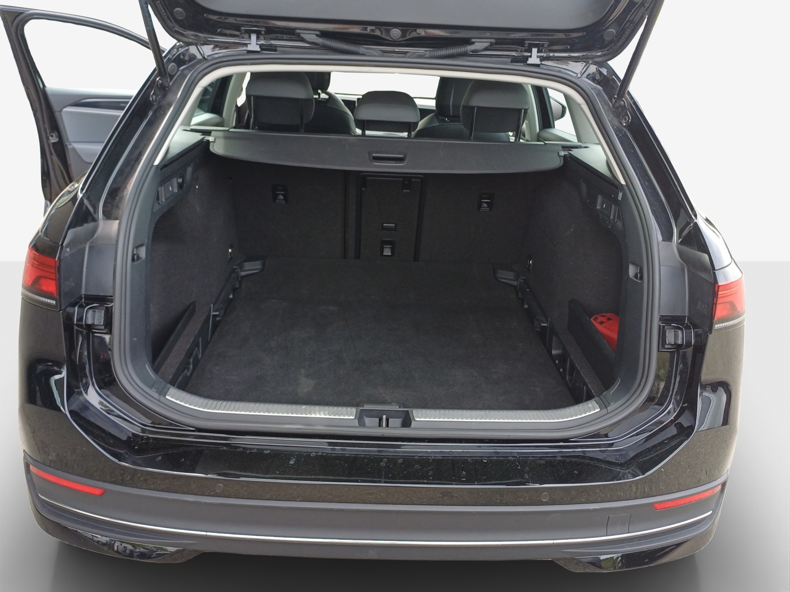 VW Passat Variant 2.0 TDI evo Business DSG-image-12