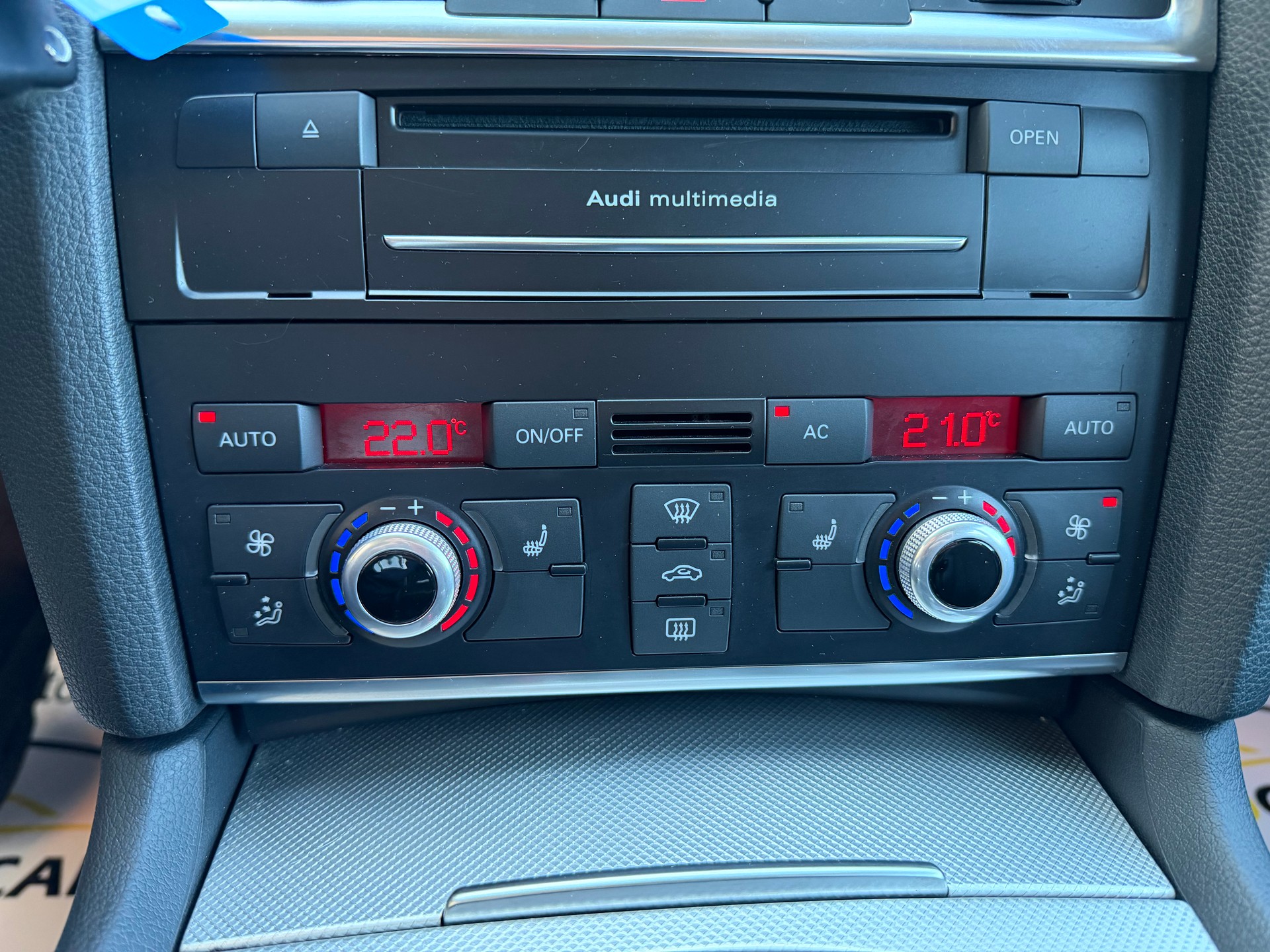 AUDI Q7 3.0 TDI quattro tiptronic-image-11