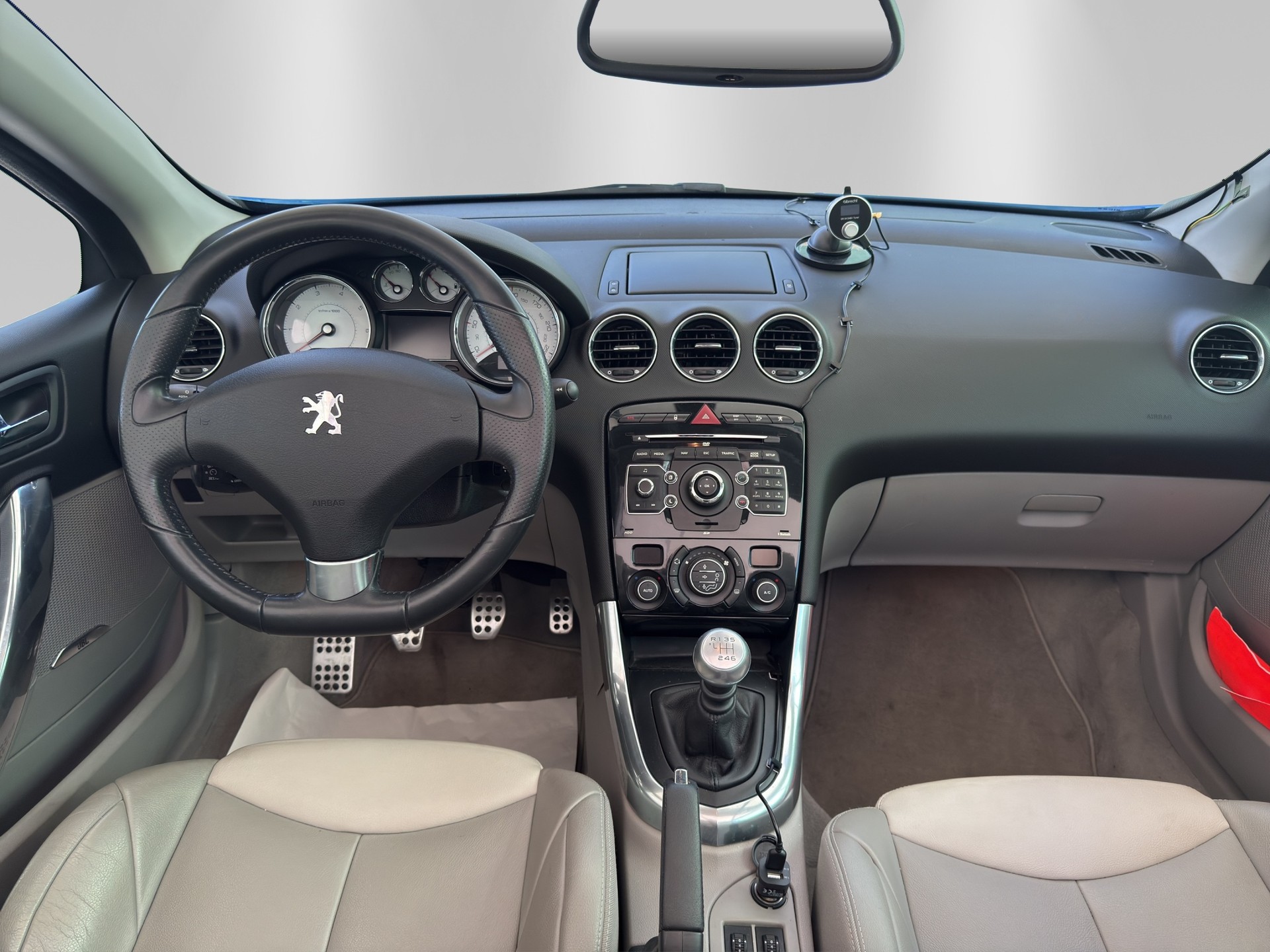 PEUGEOT 308 CC 1.6 16V Turbo Sport Pack-image-8