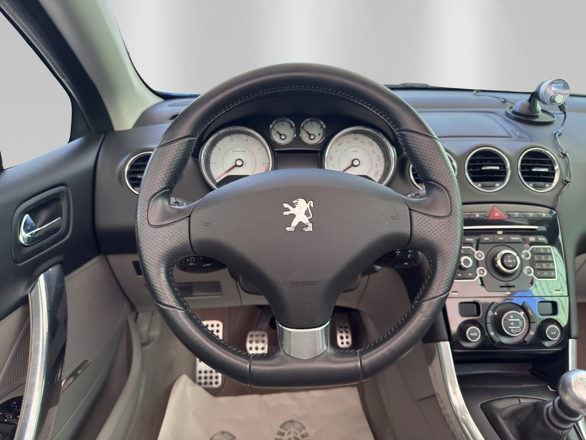 PEUGEOT 308 CC 1.6 16V Turbo Sport Pack-image-9