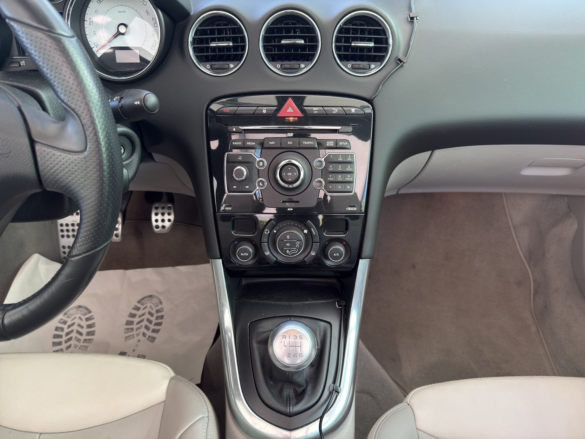 PEUGEOT 308 CC 1.6 16V Turbo Sport Pack-image-10