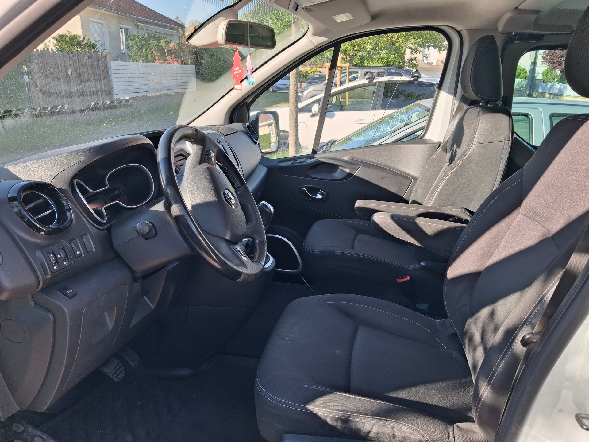 RENAULT 2.0 dCi Blue 170-image-2