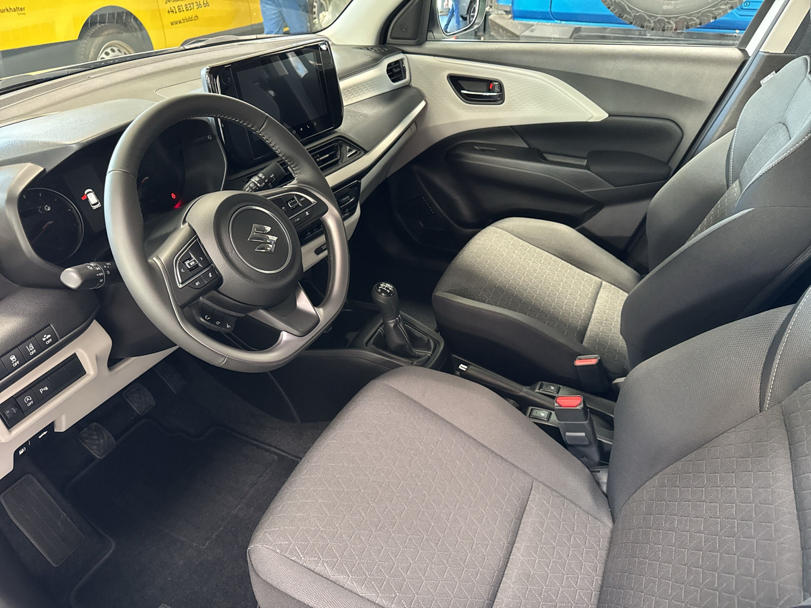 SUZUKI Swift 1.2 Compact+ Hybrid 4x4-image-6