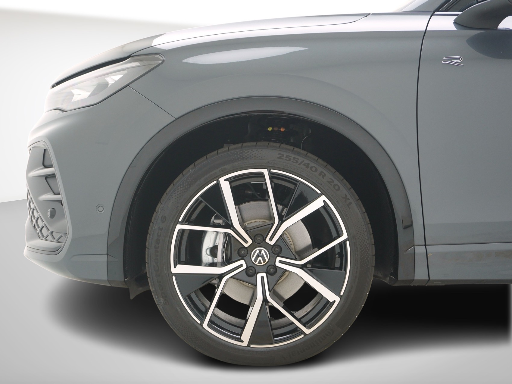 VW Tiguan 2.0 TSI R-Line 4motion-image-9