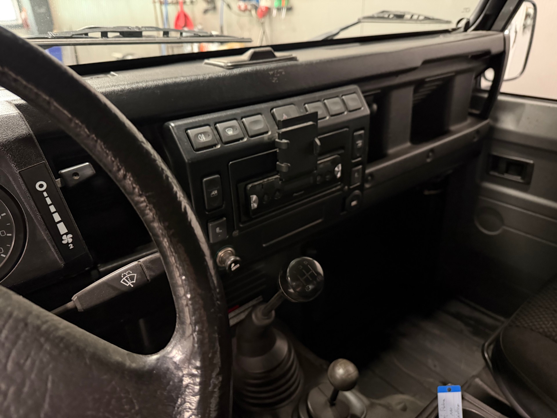 LAND ROVER Defender 110 2.5Td5-image-11
