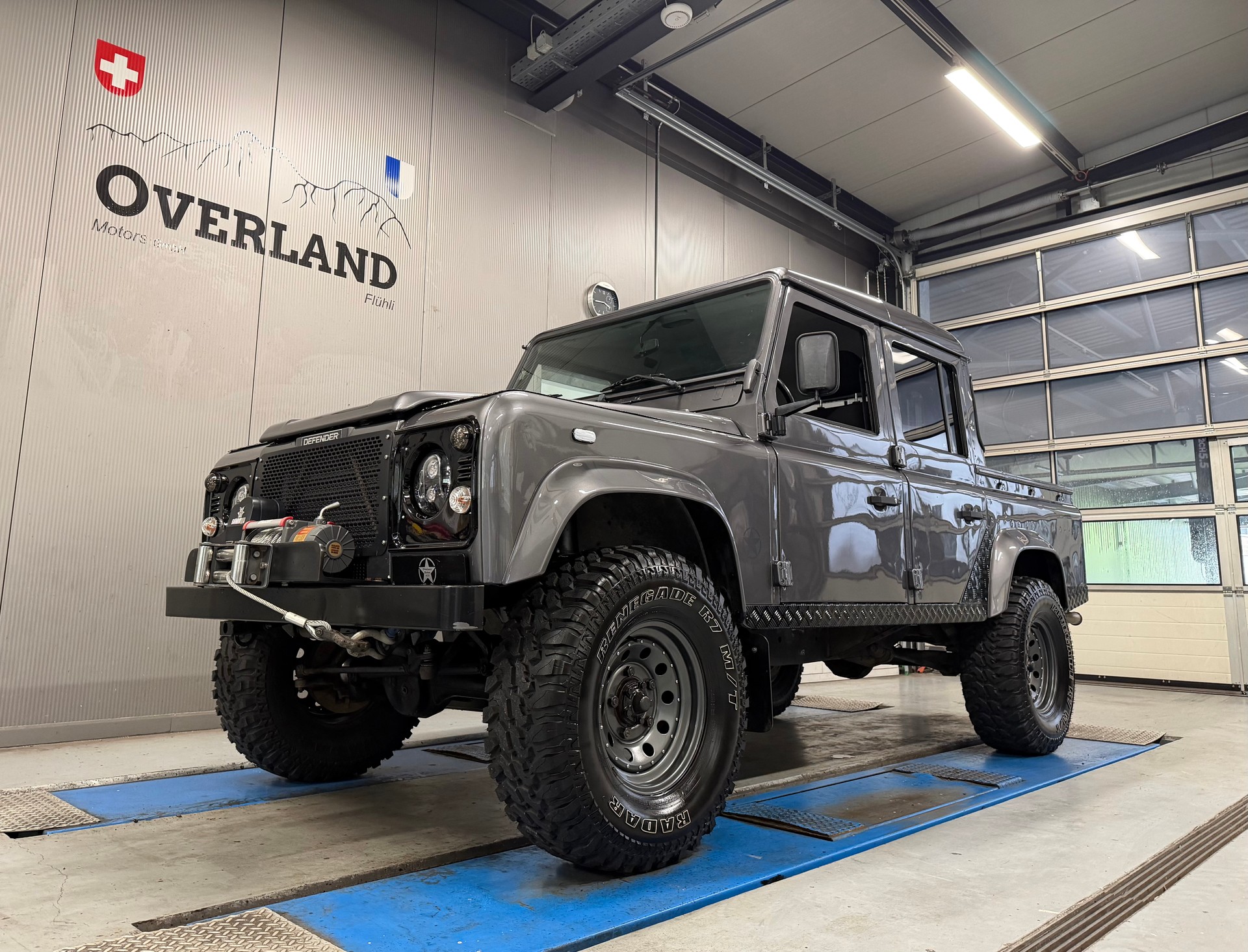 LAND ROVER Defender 110 2.5Td5-image-18