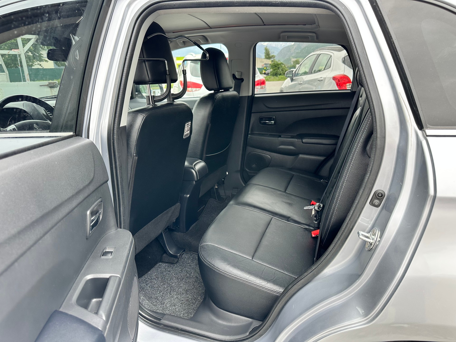 MITSUBISHI ASX 1.8 DID Navigator 4WD-image-15