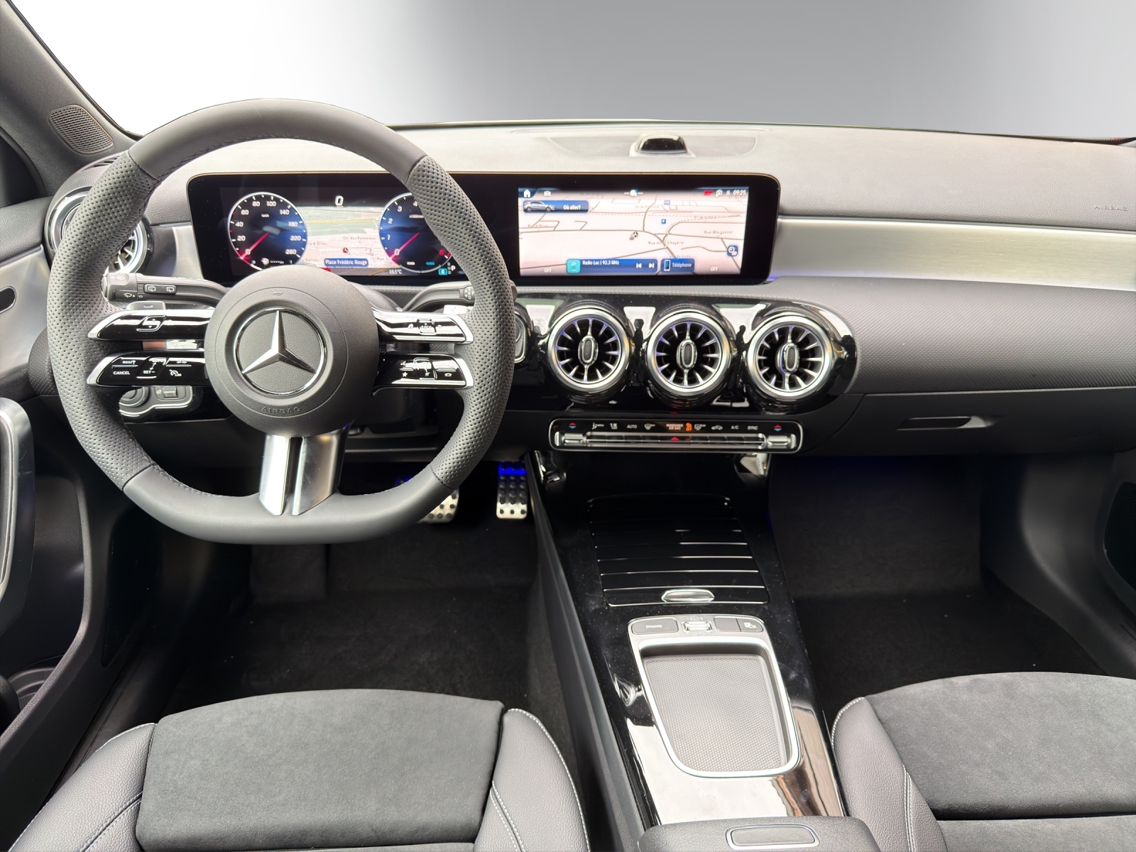 Image MERCEDES-BENZ A-200 A 200 Night Star 7G-DCT