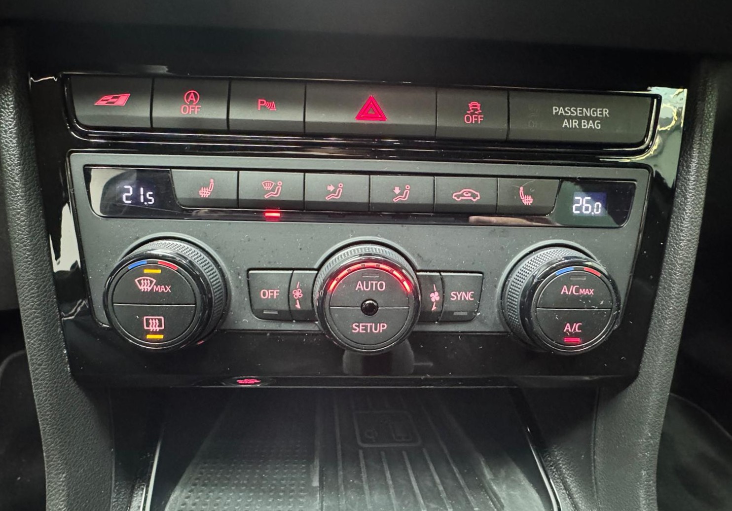 SEAT Leon ST 2.0 TSI Cupra R 300 4 Drive DSG - Pack Carbon-image-17