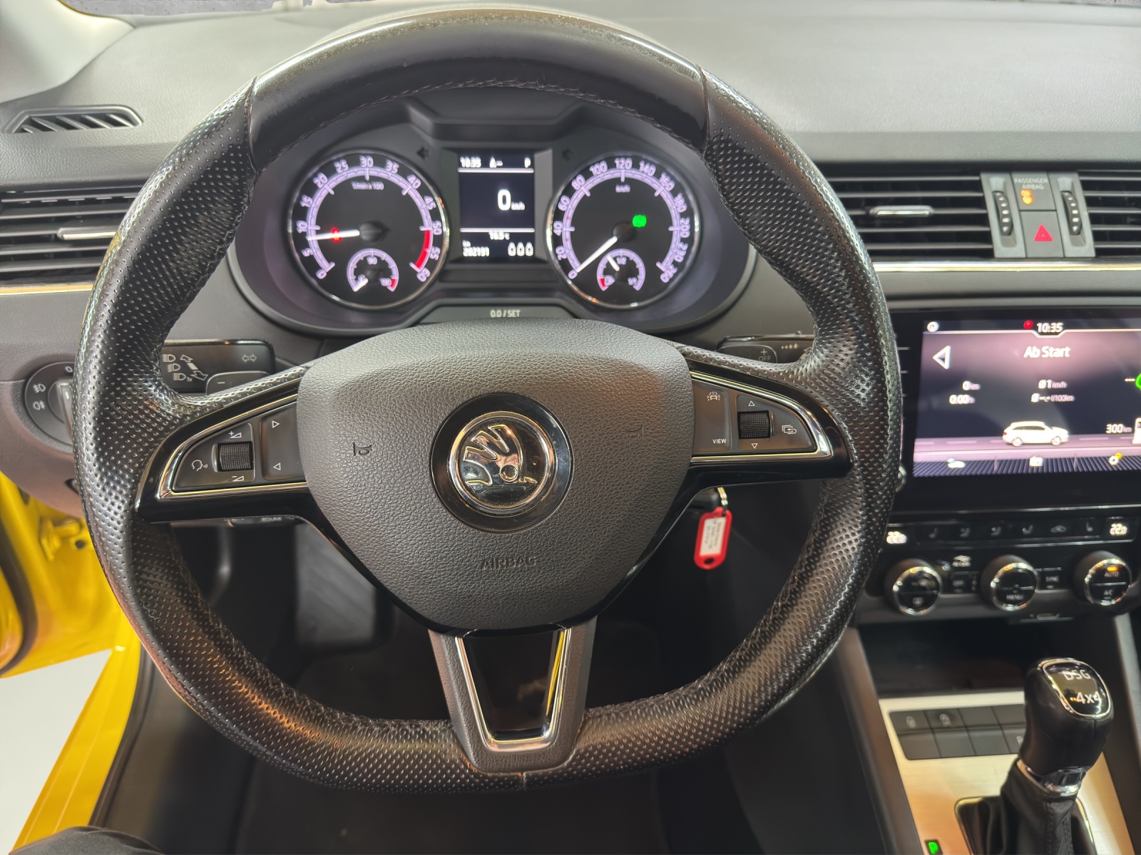SKODA Octavia Combi 2.0 TDI Ambition 4x4 DSG-image-9