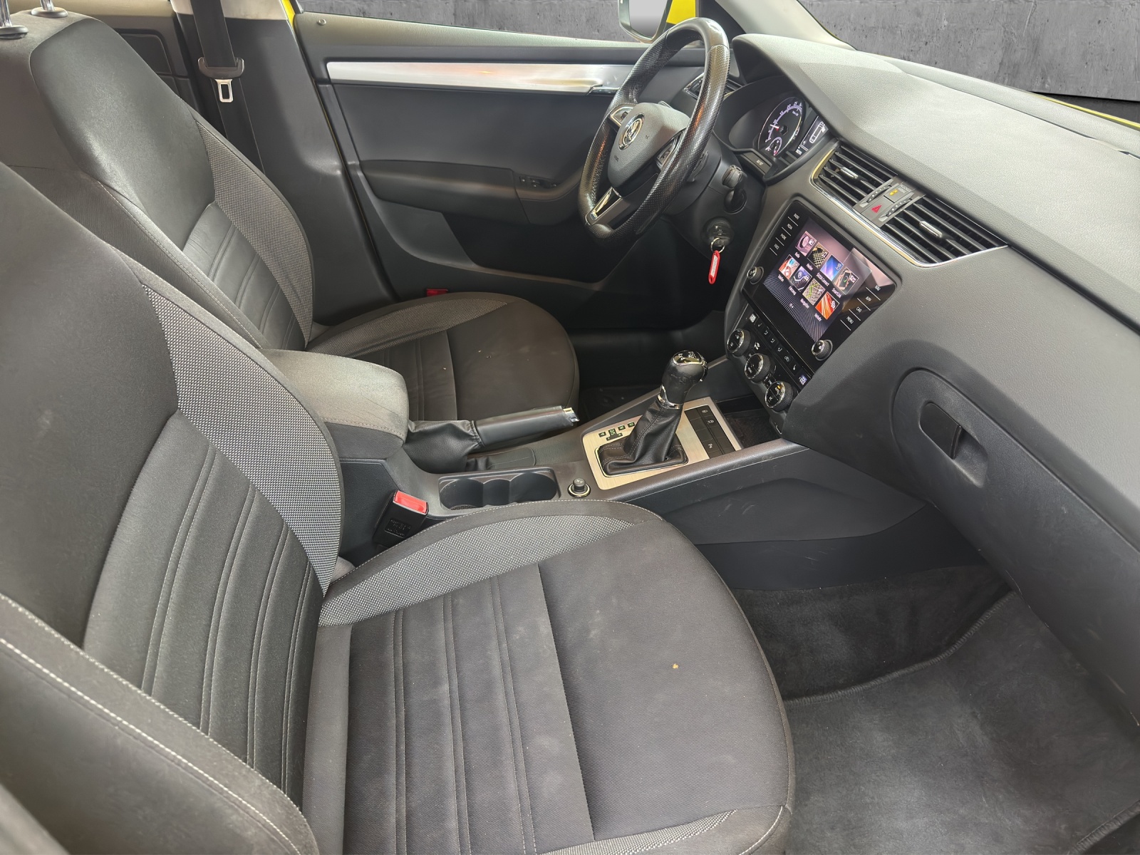 SKODA Octavia Combi 2.0 TDI Ambition 4x4 DSG-image-7