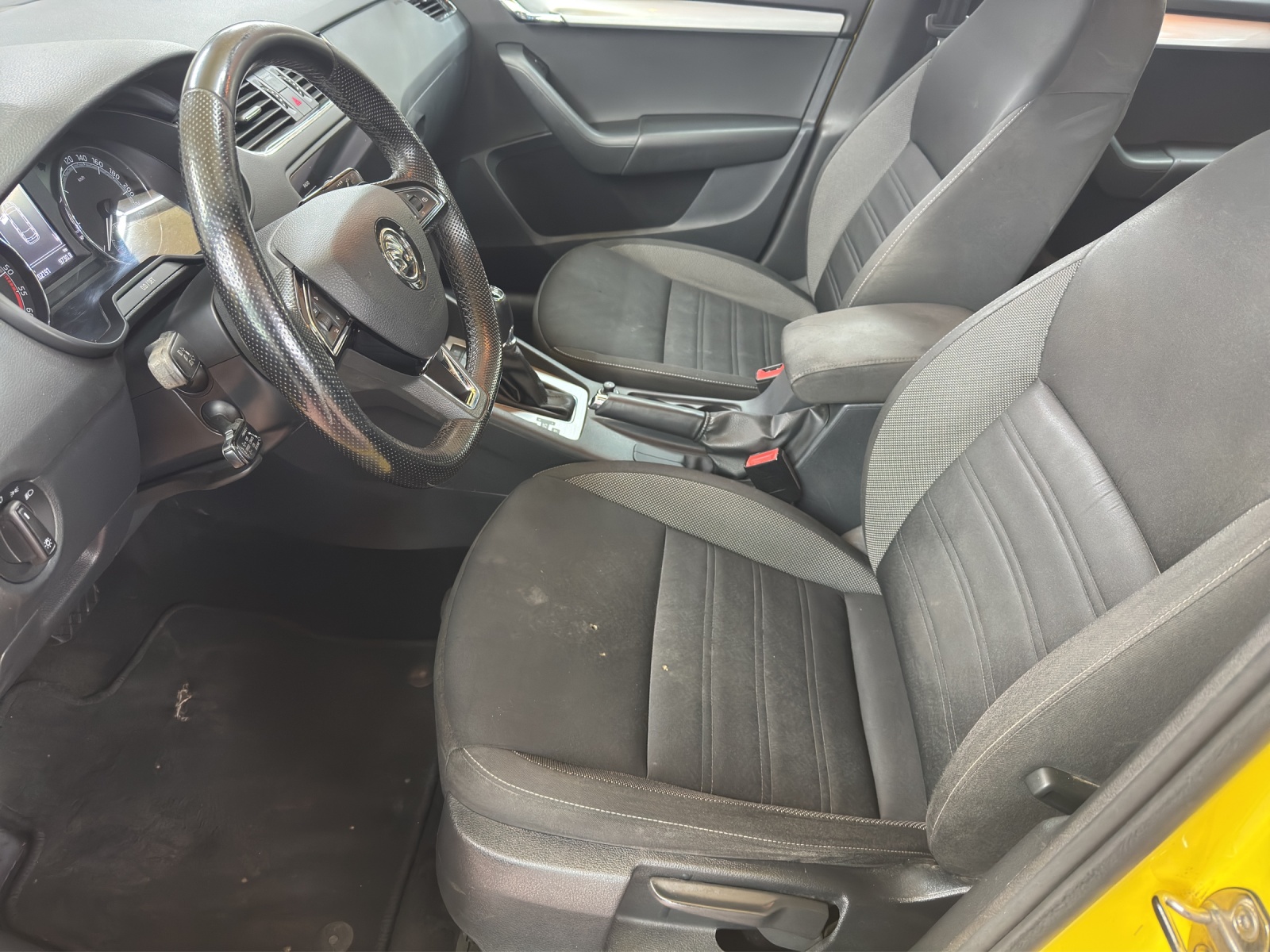 SKODA Octavia Combi 2.0 TDI Ambition 4x4 DSG-image-6