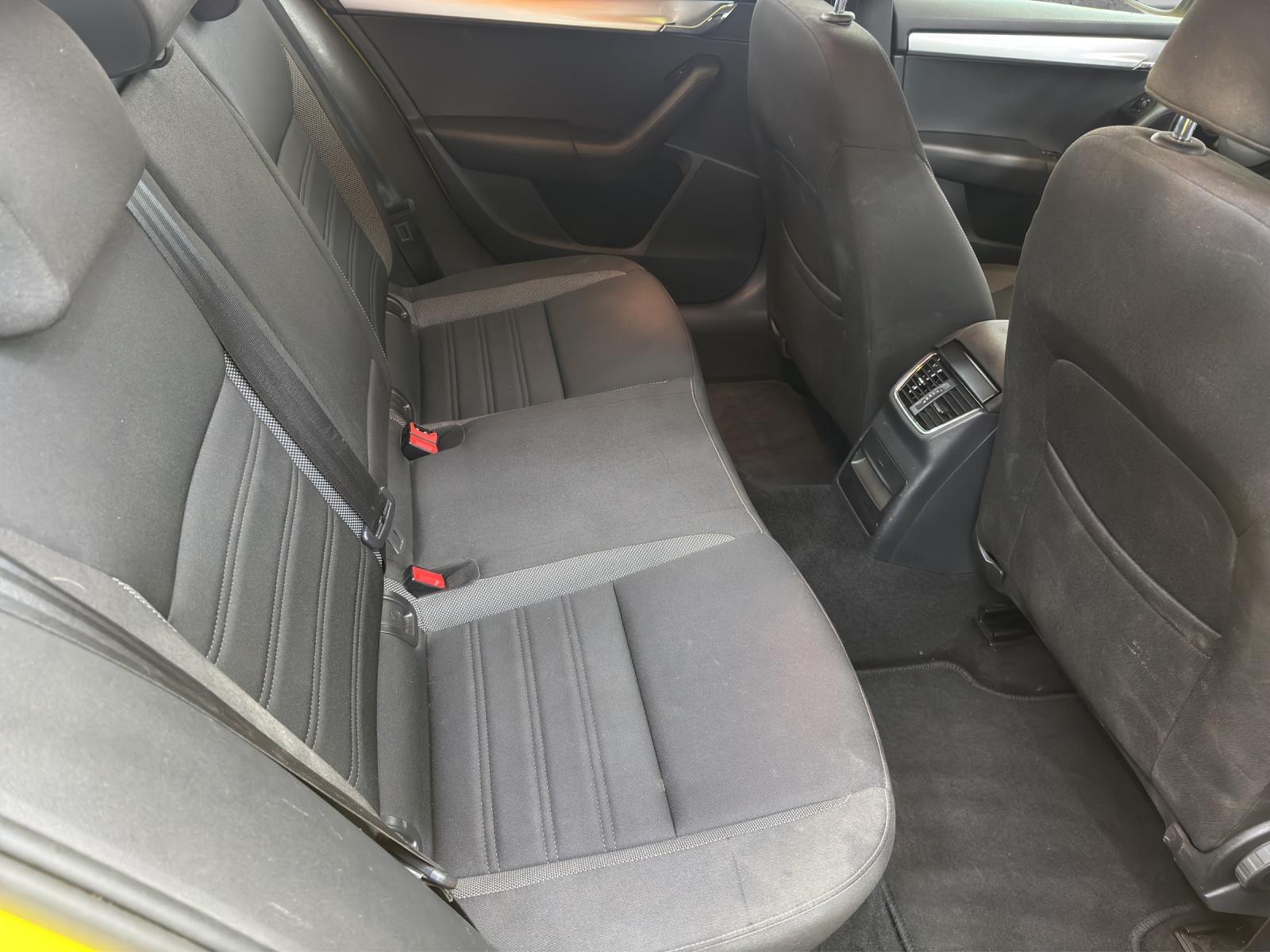SKODA Octavia Combi 2.0 TDI Ambition 4x4 DSG-image-11