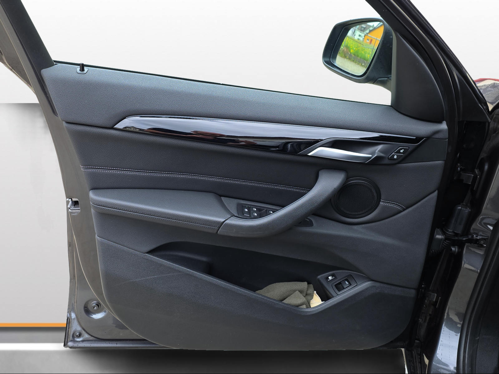 BMW X1 xDrive 25e xLine Steptronic-image-9