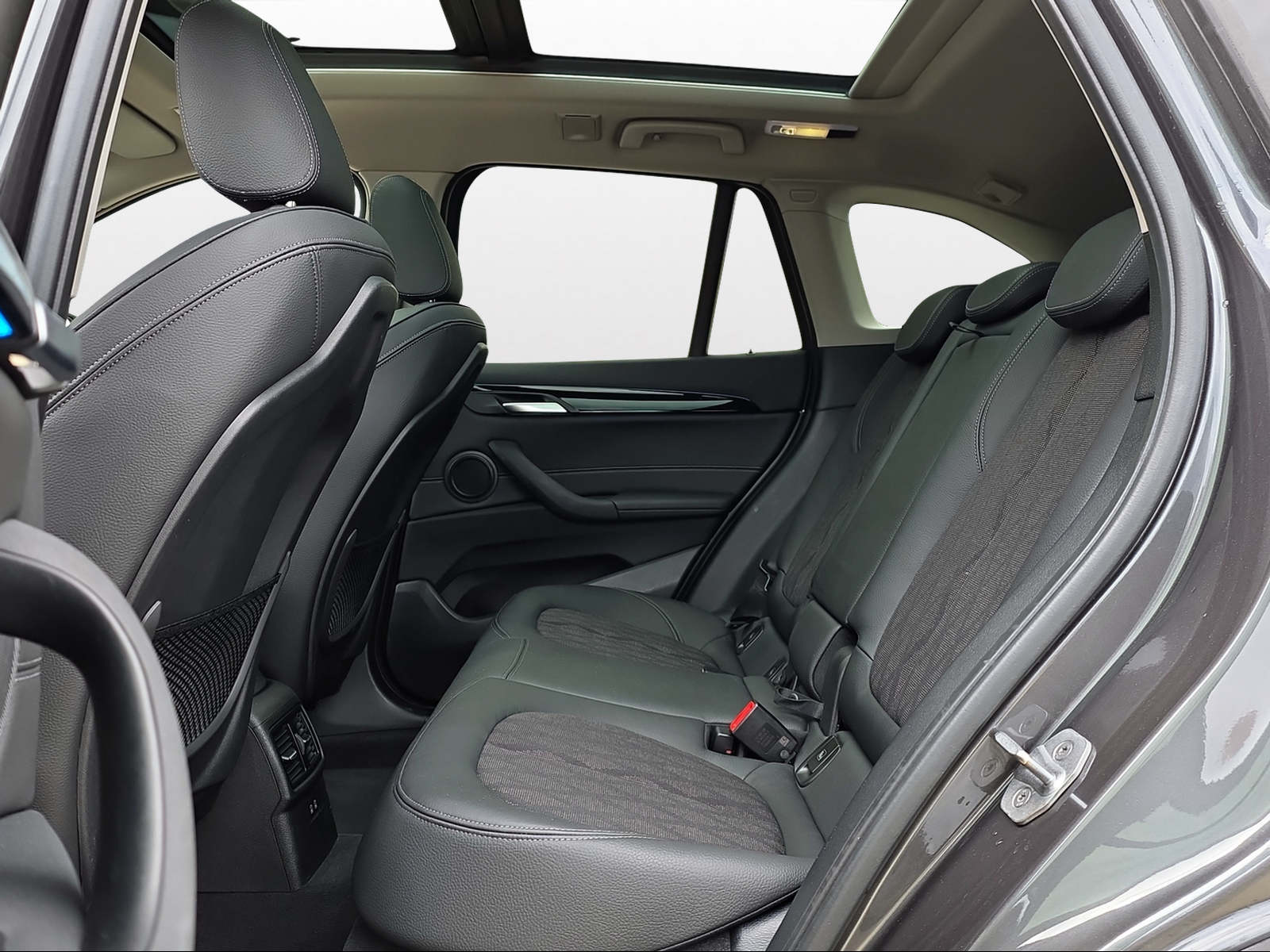 BMW X1 xDrive 25e xLine Steptronic-image-10