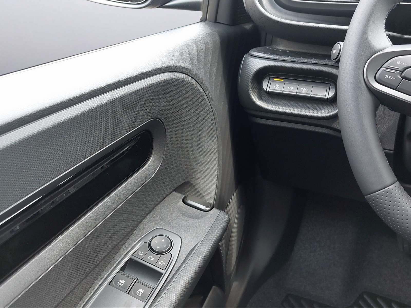 RENAULT Twingo E-Tech Urban Range techno-image-16