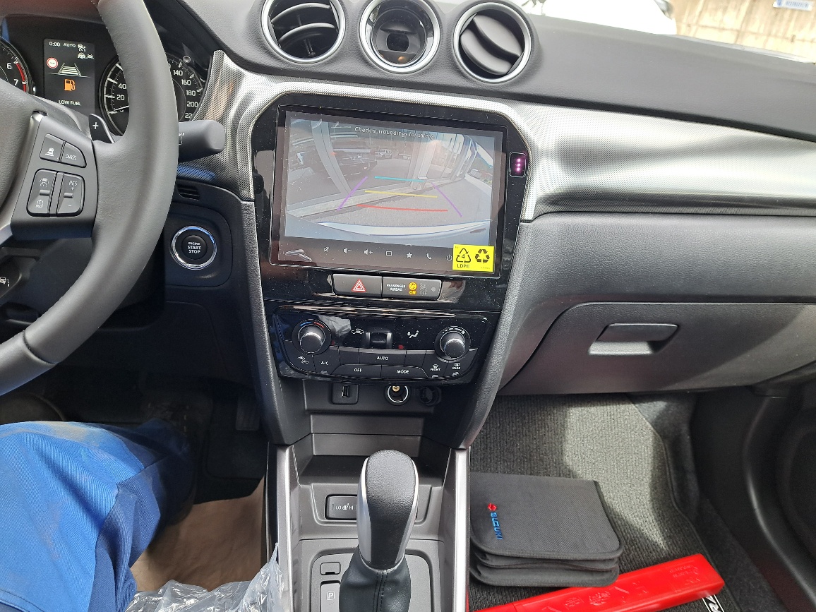 SUZUKI Vitara 1.4 Boosterjet Sakura Top 4x4 Hybrid Automatic-image-7