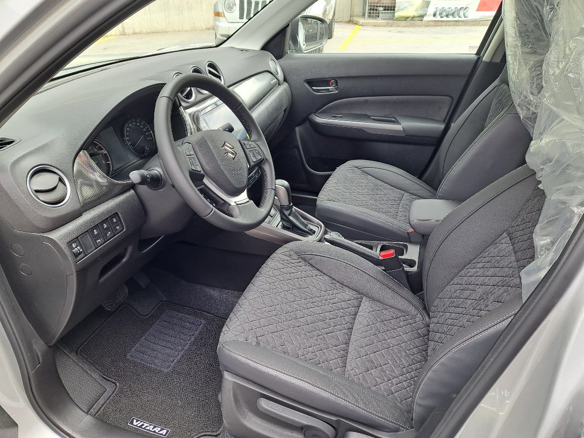 SUZUKI Vitara 1.4 Boosterjet Sakura Top 4x4 Hybrid Automatic-image-5