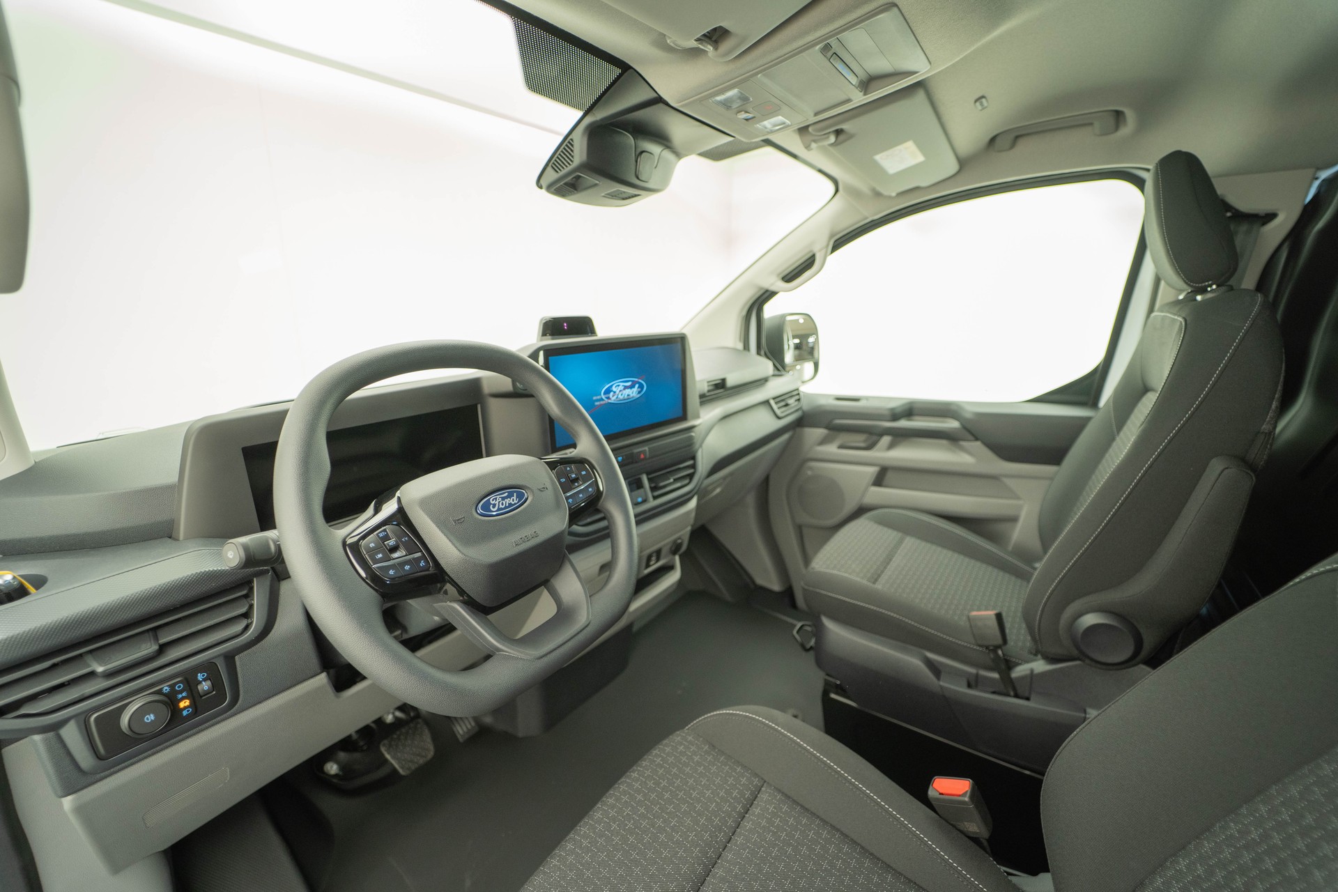 FORD Transit C Van 320 L1 2.0 EcoBlue 170 Trend 4x4-image-7