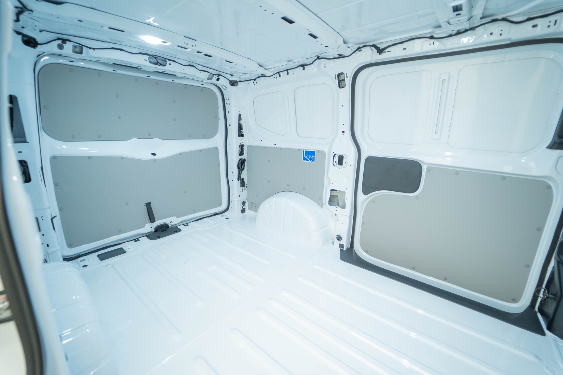 FORD Transit C Van 320 L1 2.0 EcoBlue 170 Trend 4x4-image-9
