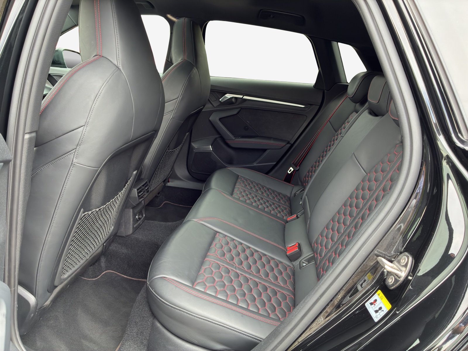 AUDI RS3 Sportback 2.5 TSI quattro S-tronic-image-11