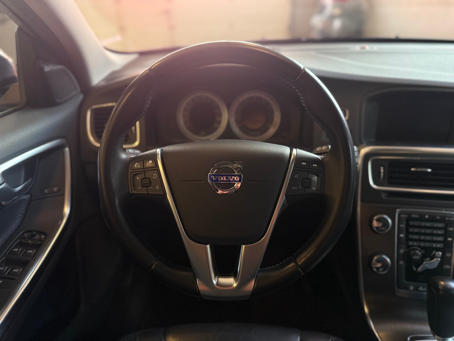 VOLVO V60 T5 Summum Powershift-image-14