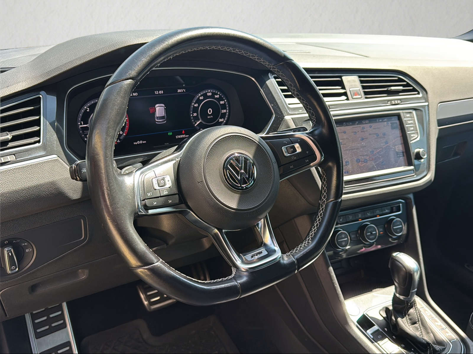 VW Tiguan 2.0 TDI SCR Highline 4Motion DSG-image-9