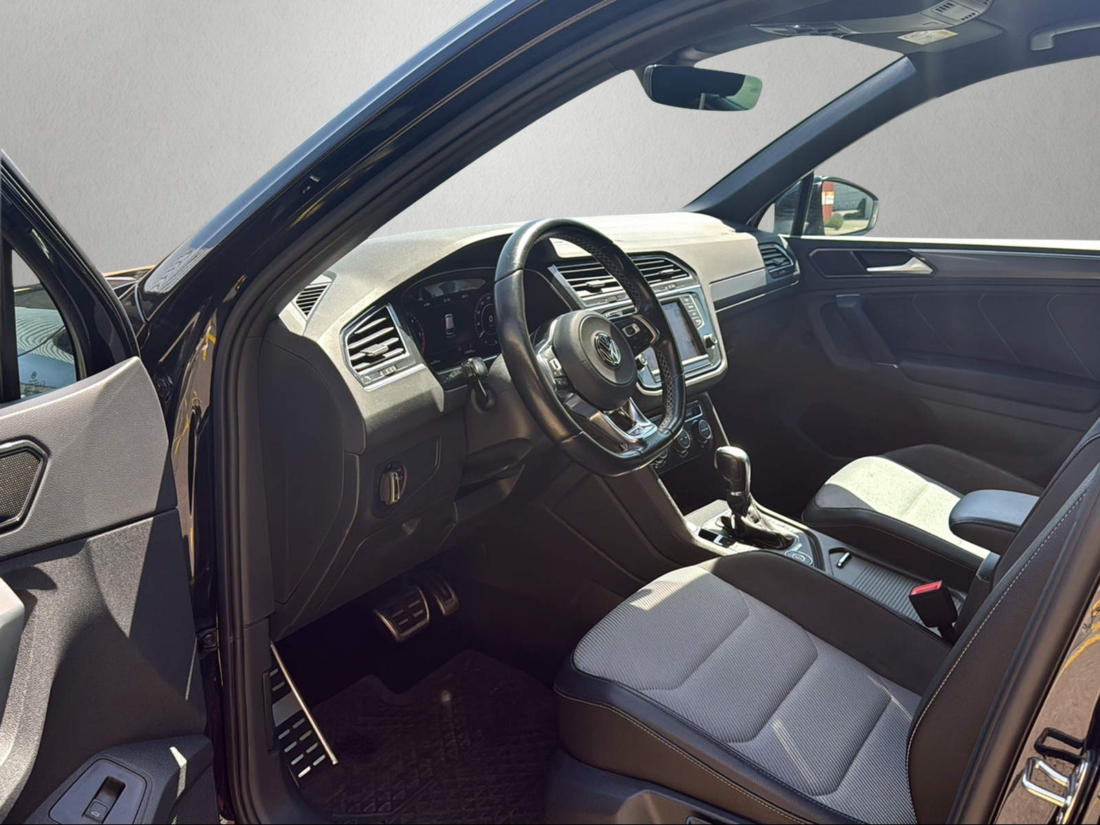 VW Tiguan 2.0 TDI SCR Highline 4Motion DSG-image-8