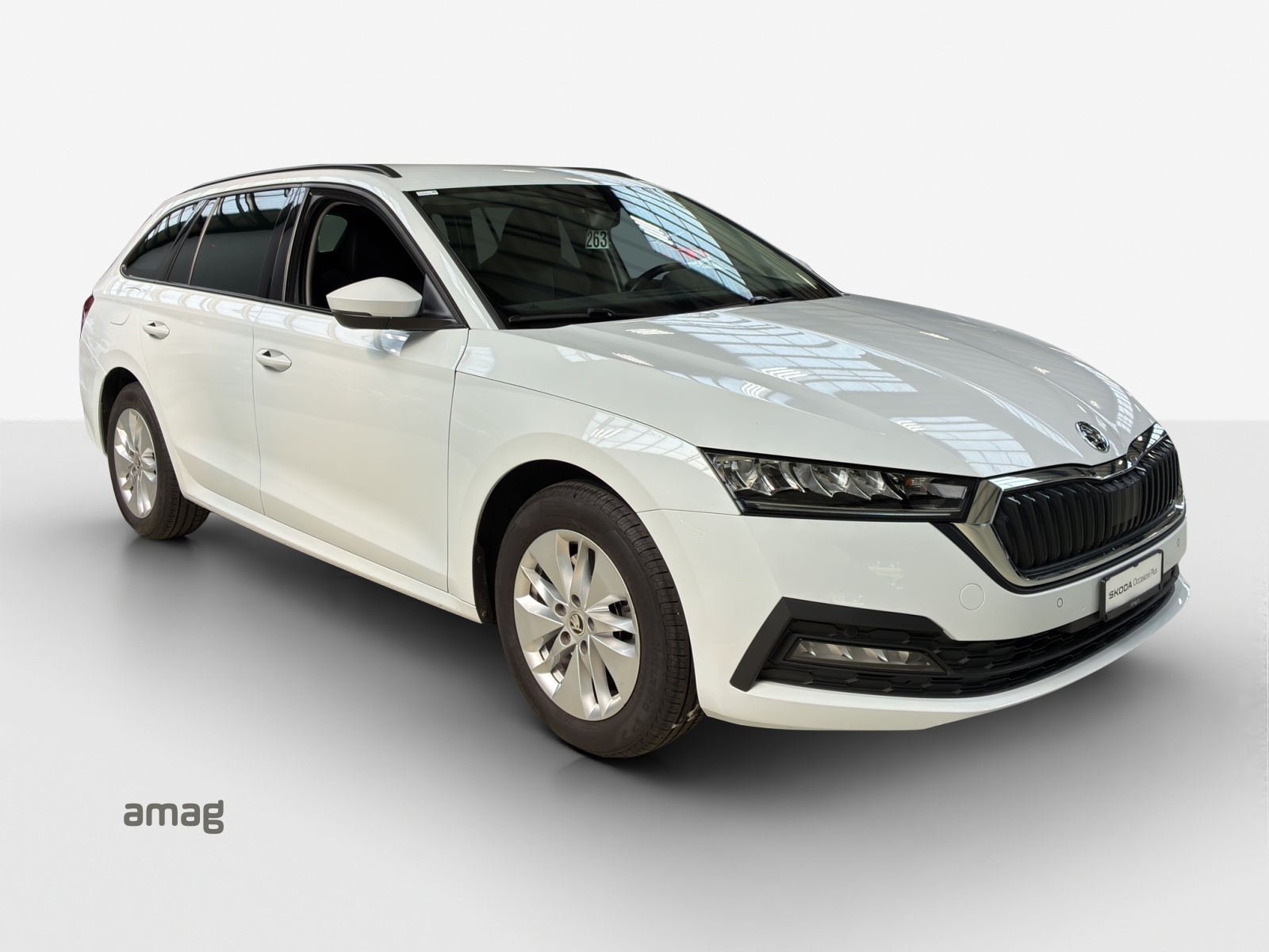 SKODA Octavia Combi 2.0 TDI DSG Ambition 4x4-image-5
