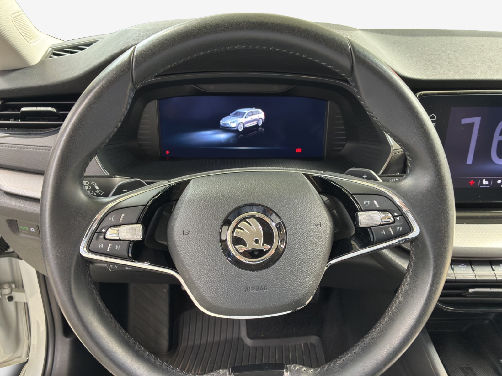 SKODA Octavia Combi 2.0 TDI DSG Ambition 4x4-image-9