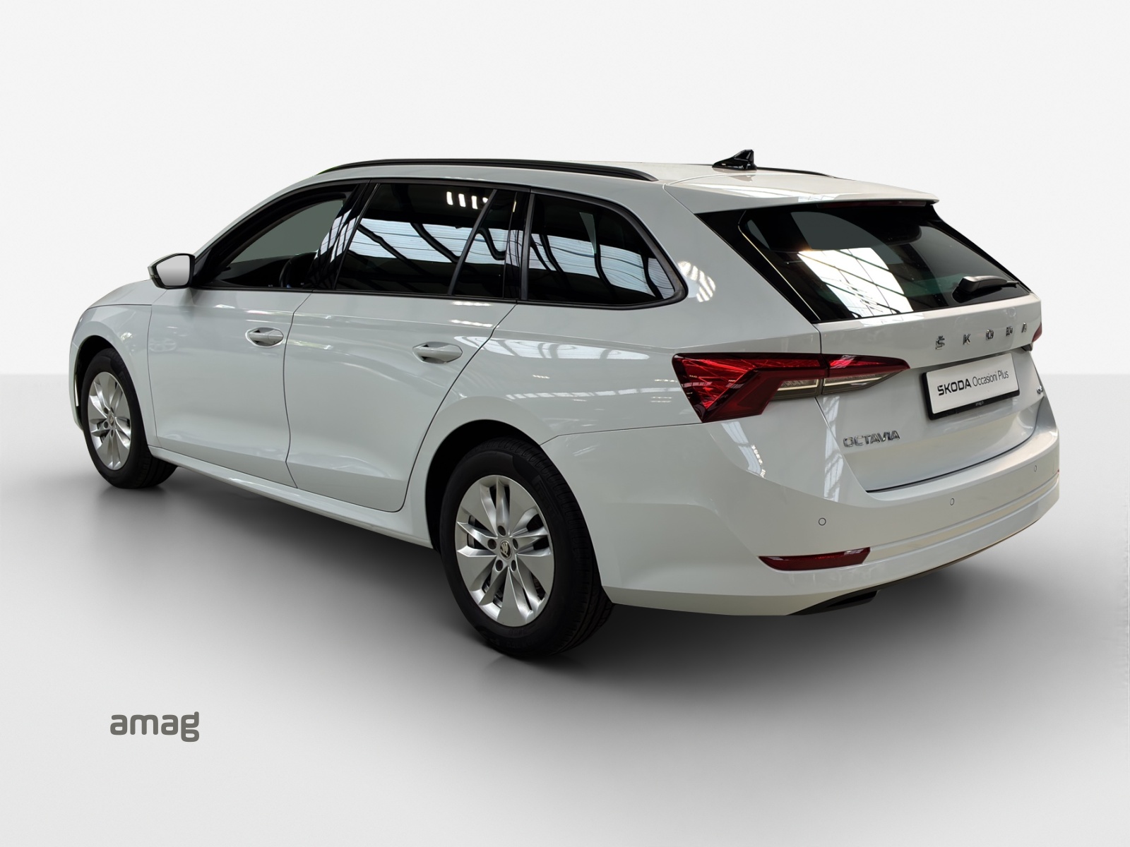 SKODA Octavia Combi 2.0 TDI DSG Ambition 4x4-image-2