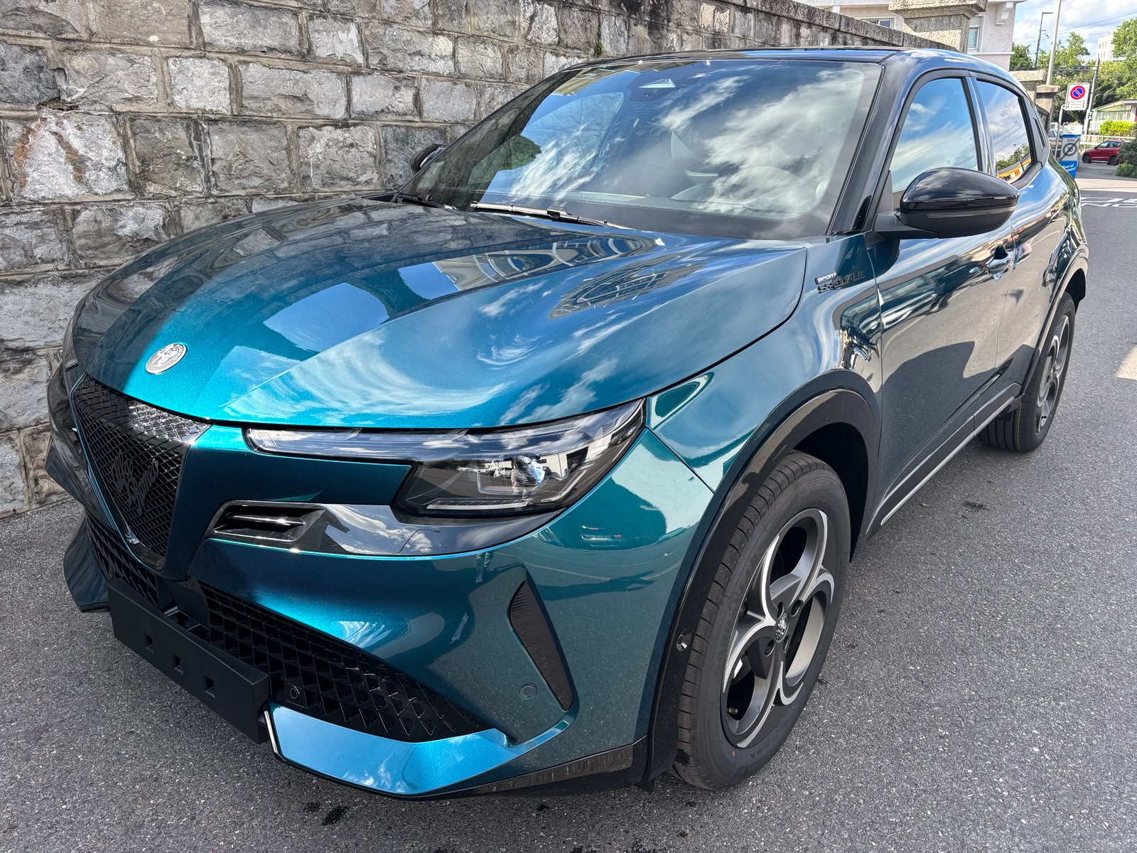 ALFA ROMEO Junior 1.2 48V Hybrid Q4 Sport Spéciale-showroom-element-1