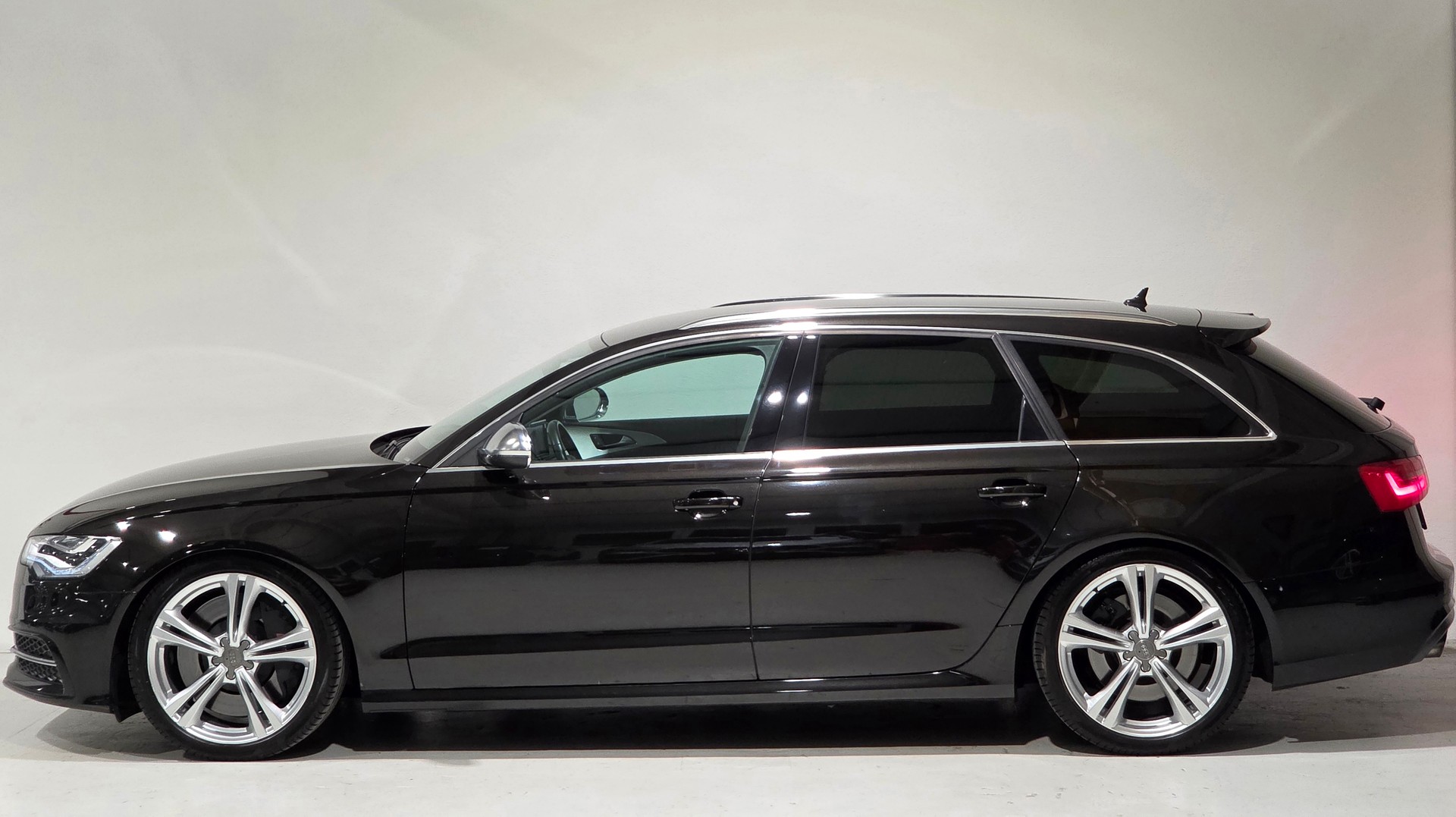 AUDI S6 Avant 4.0 TFSI V8 quattro S-tronic-showroom-element-1